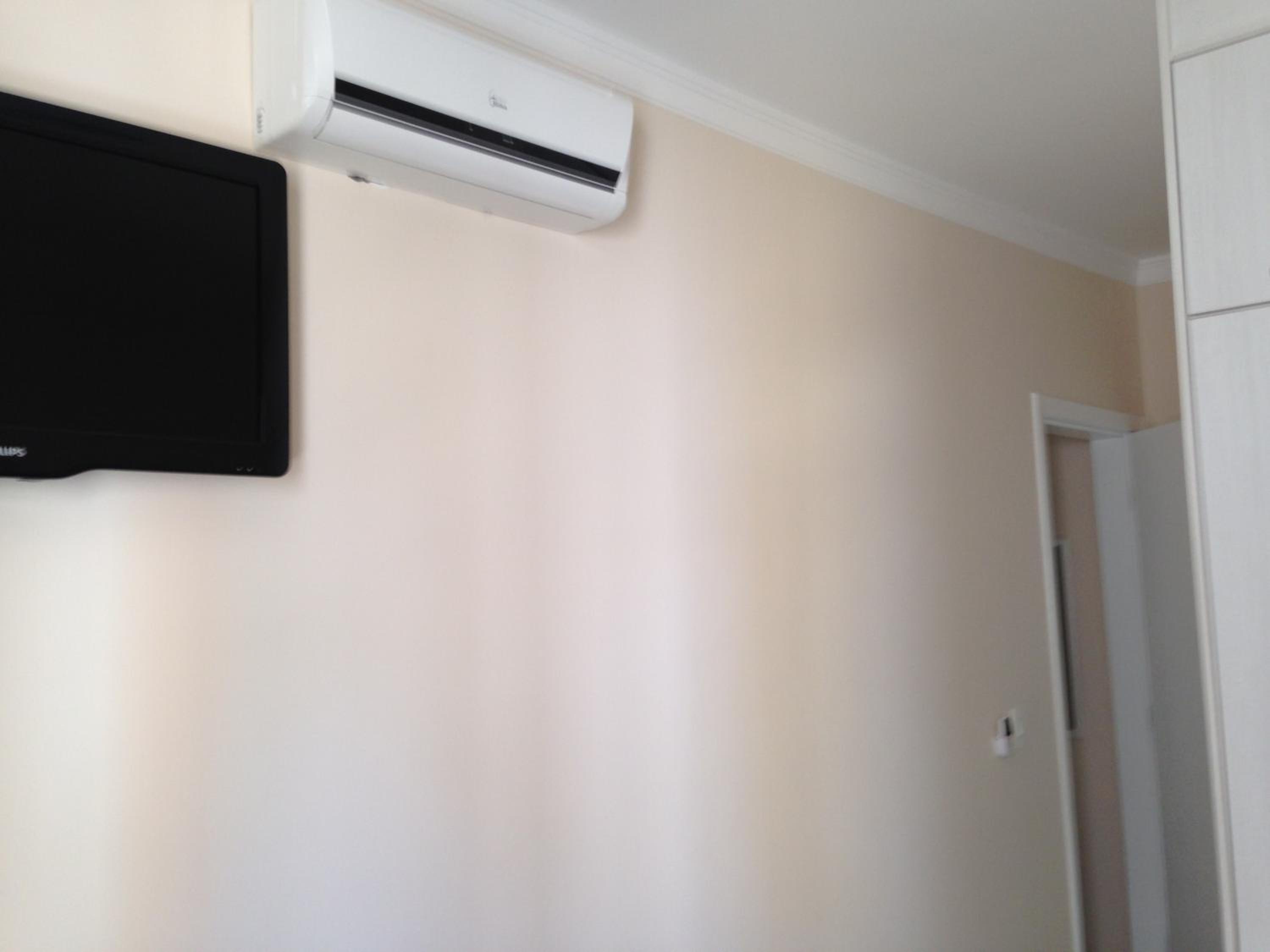 Two-Bedroom Apartment - Photo 2