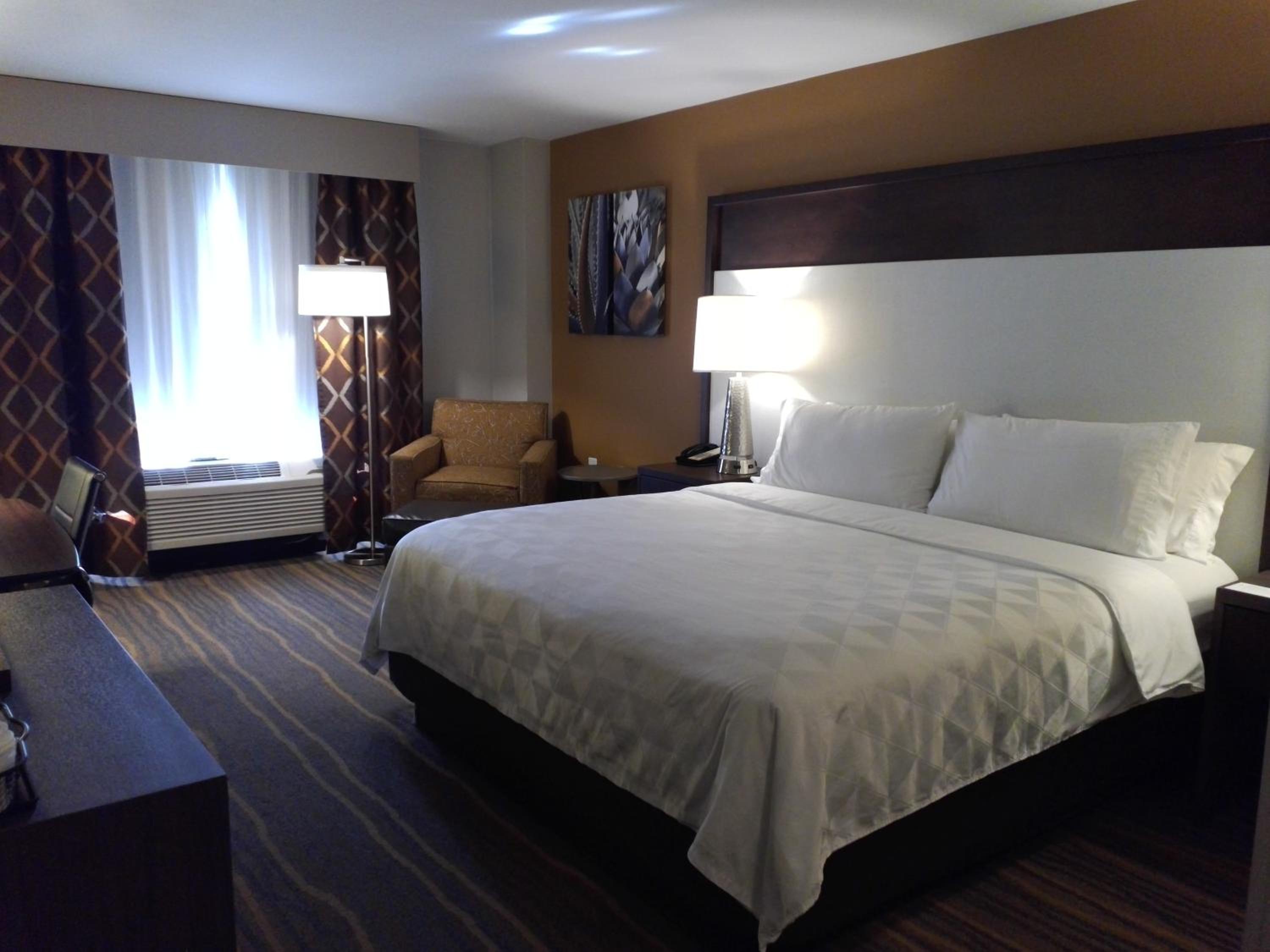King Room - Hearing Accessible - Photo 1