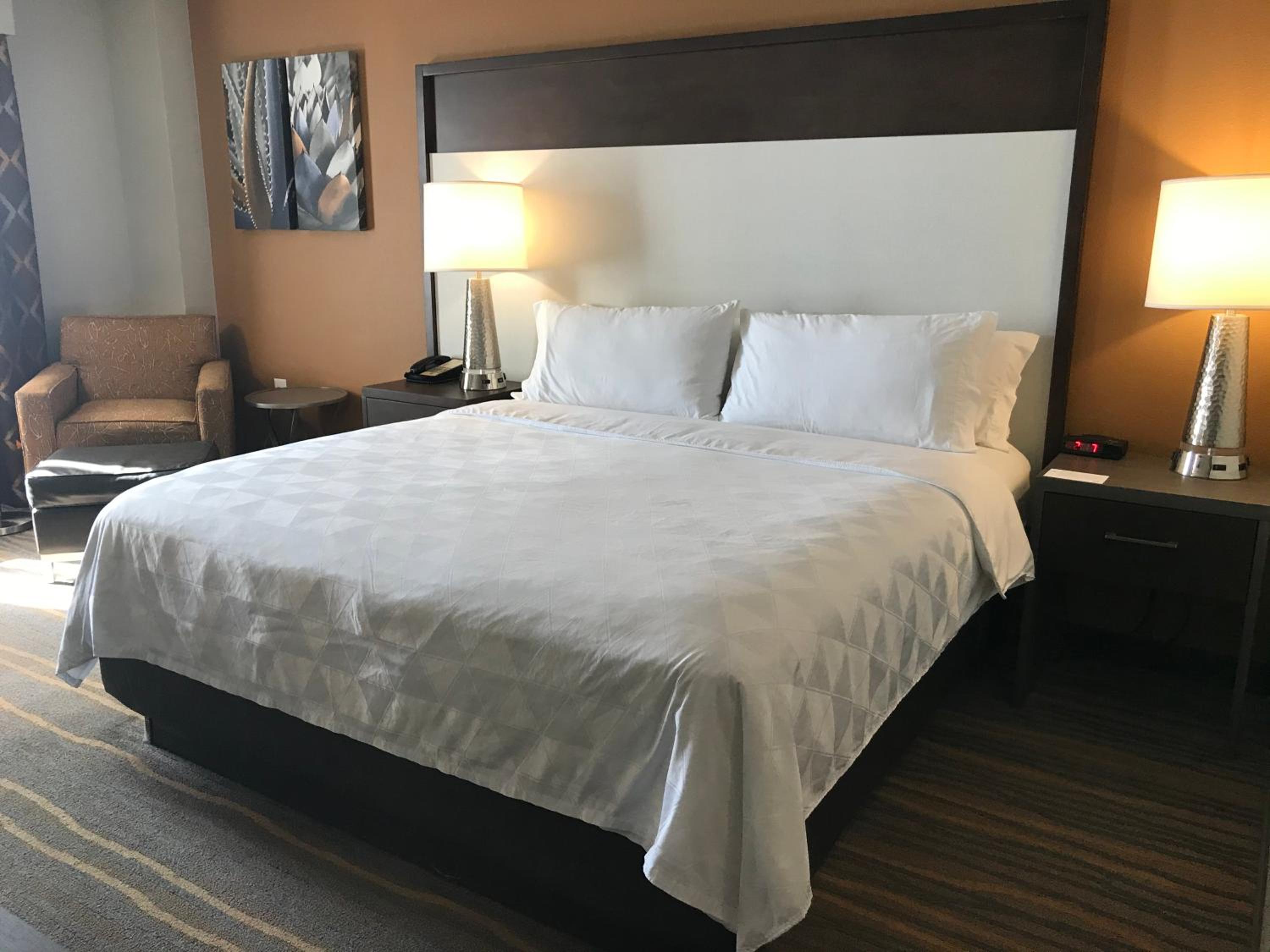 Standard King Room - Photo 1