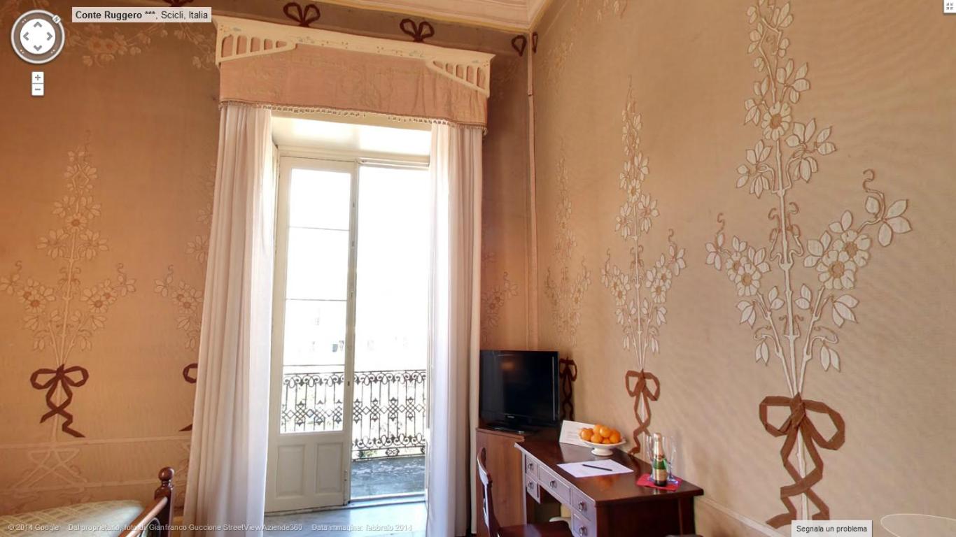 Double Room with Balcony - Photo 12