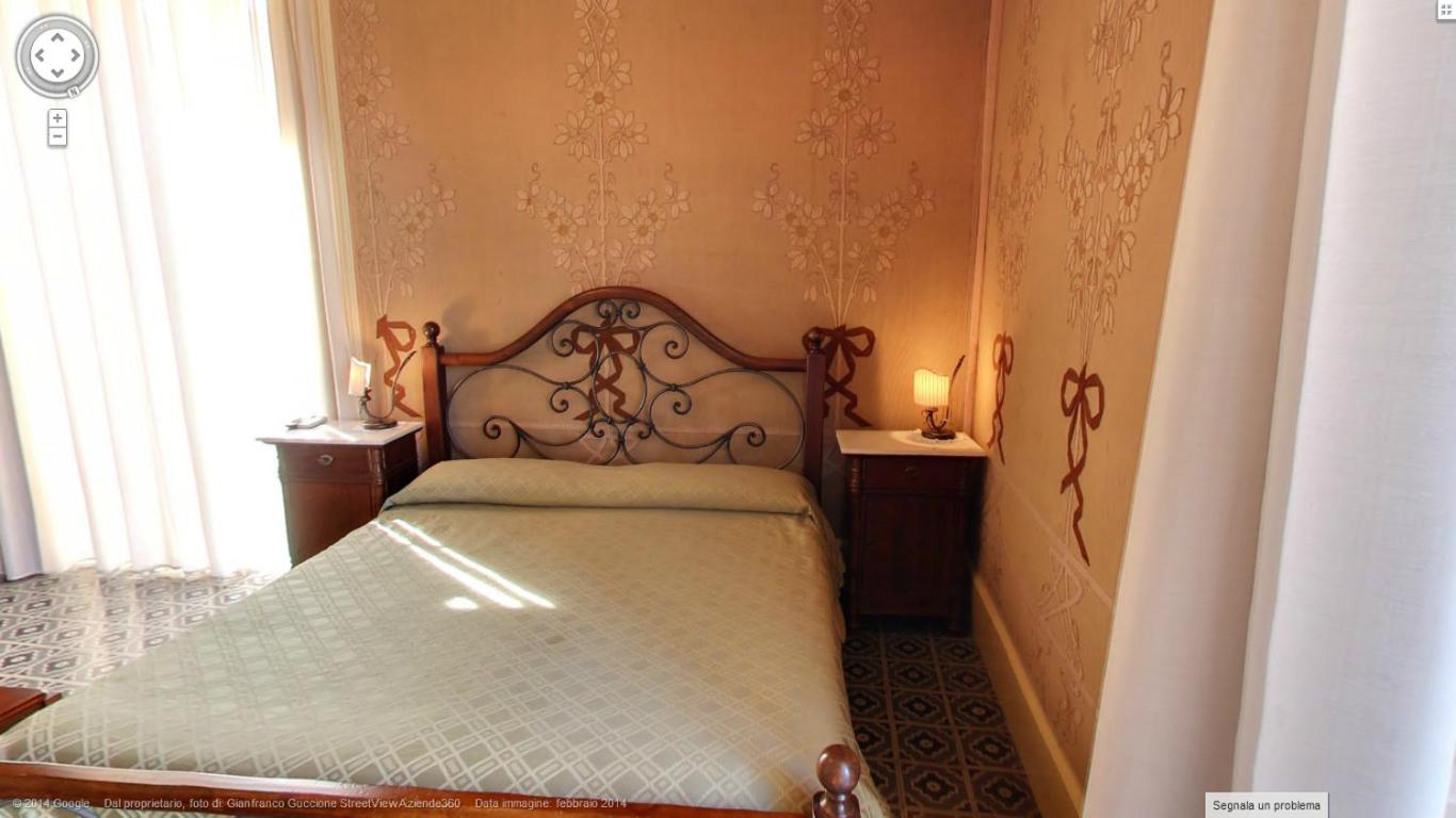 Double Room with Balcony - Photo 14