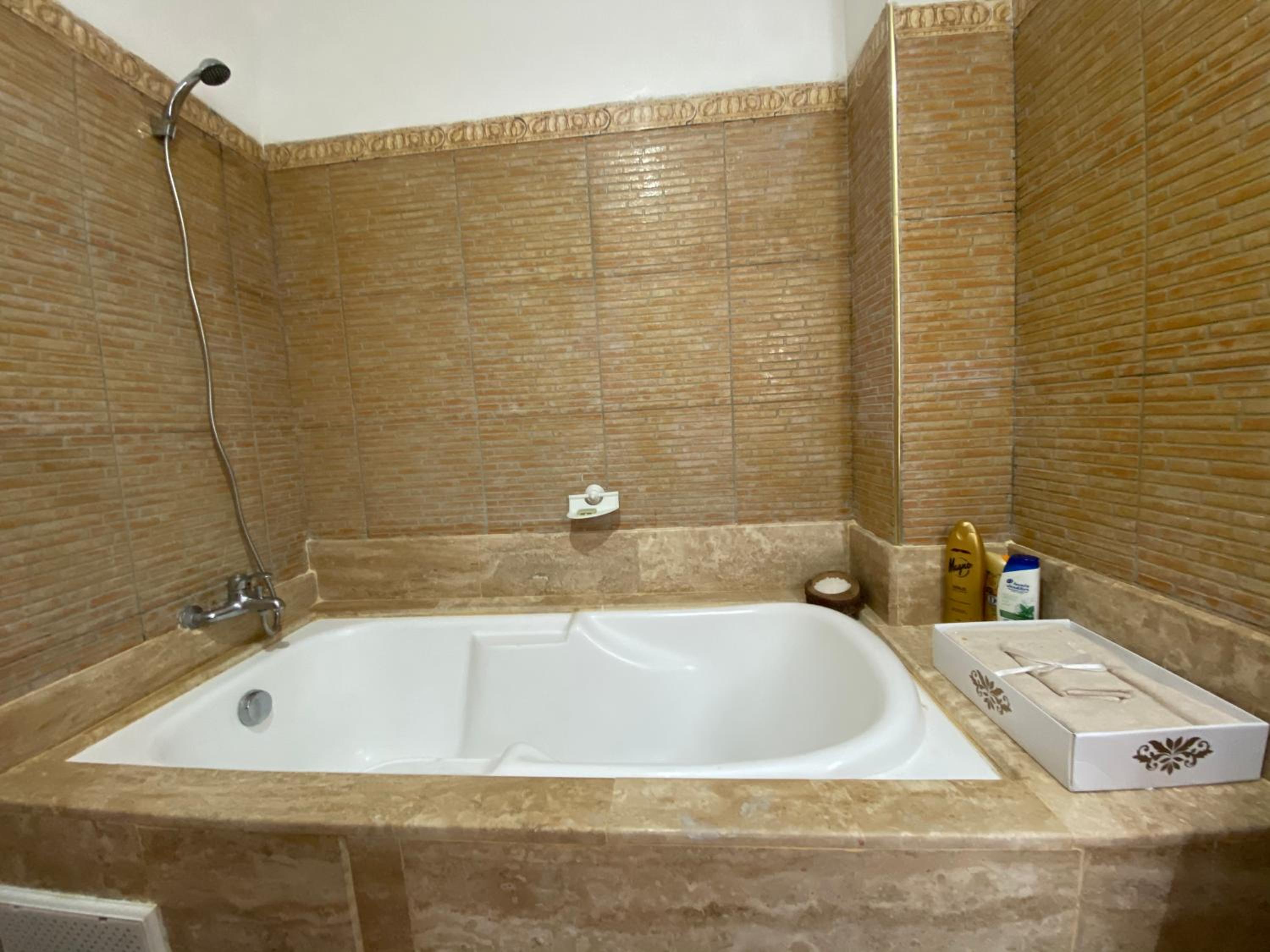 One-Bedroom Apartment - Photo 11