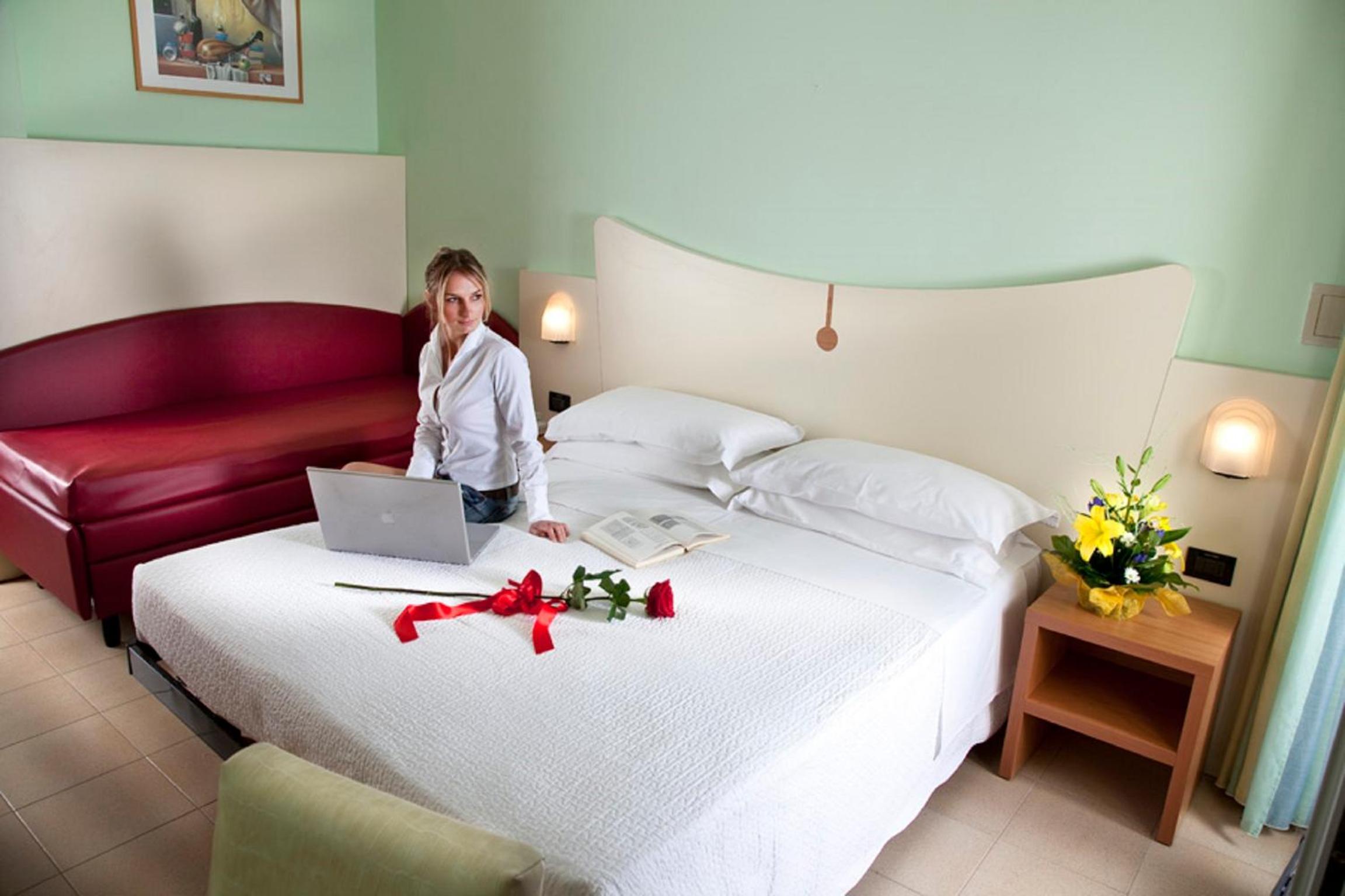 Deluxe Triple Room with Sea View