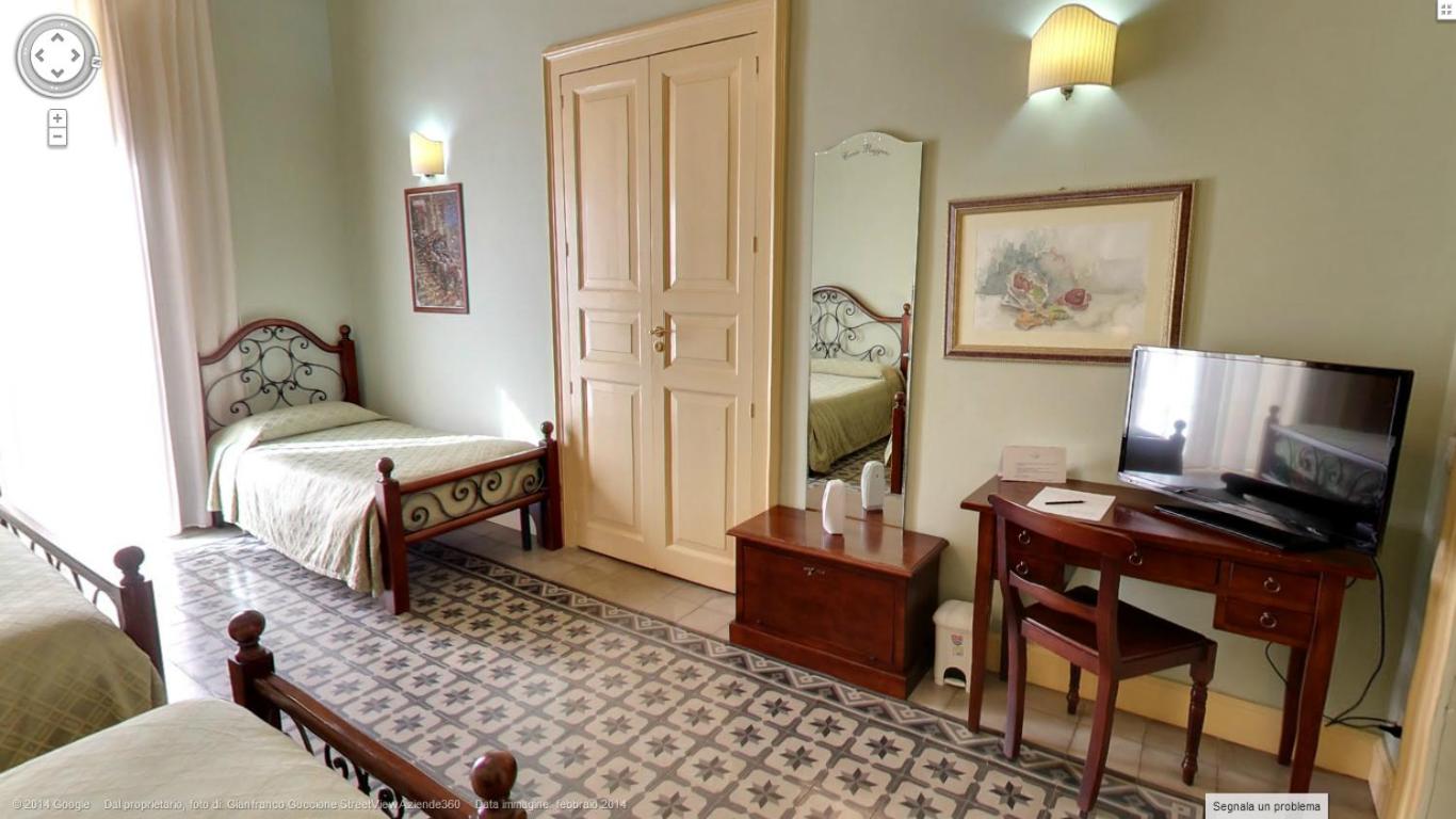 Triple Room with Balcony - Photo 14