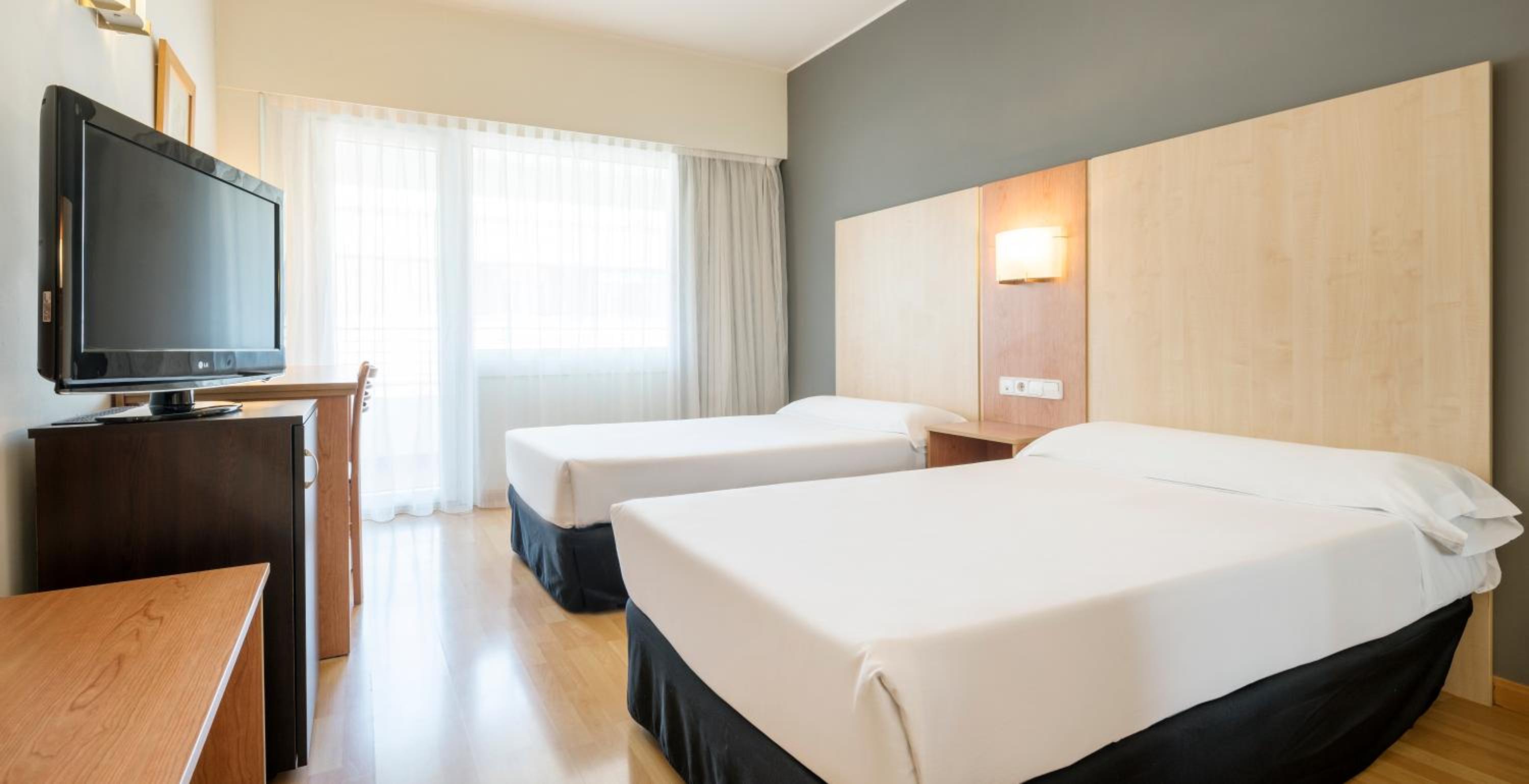 Classic Double or Twin Room - Photo 7