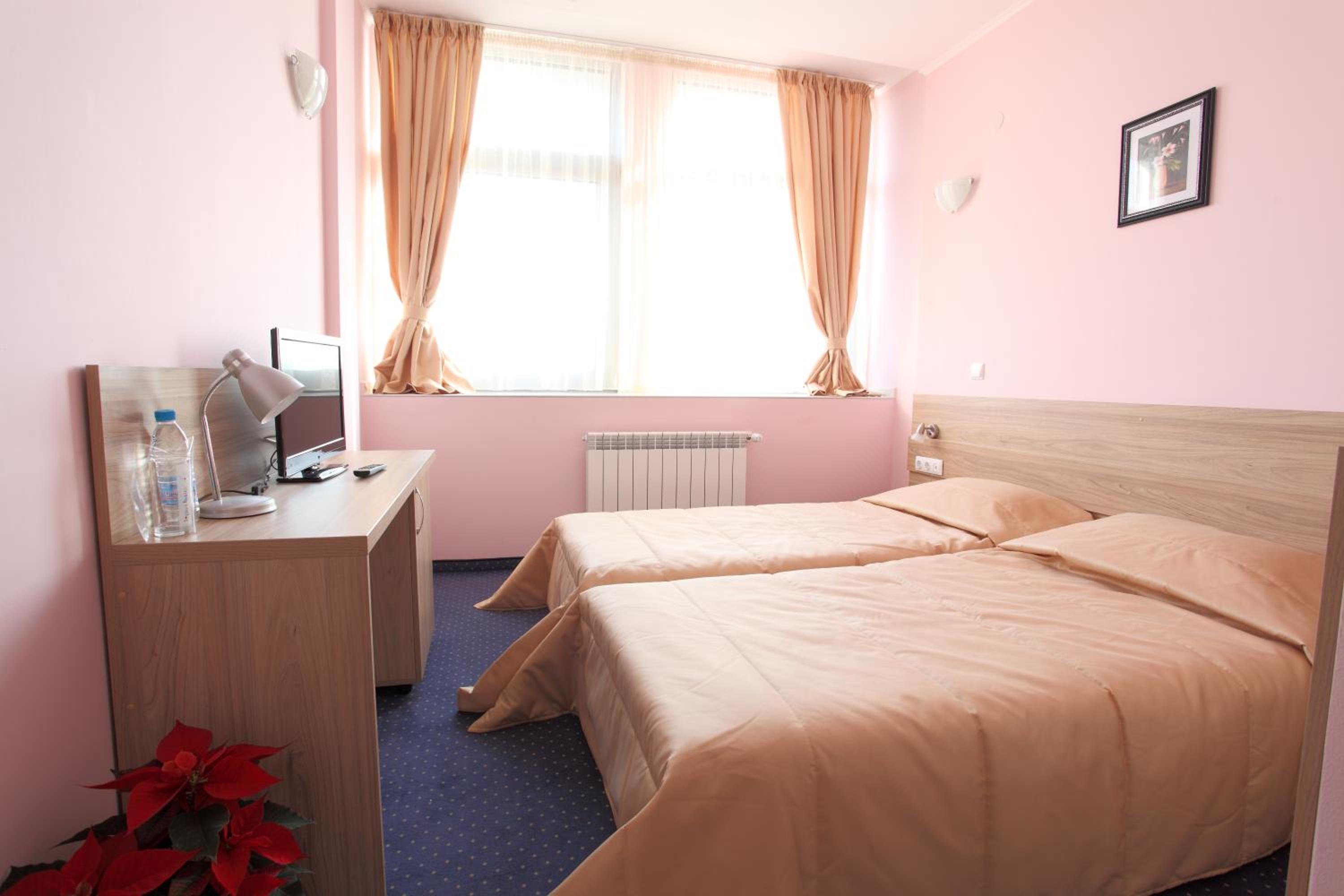 Standard Double Room with Free Parking - Photo 1