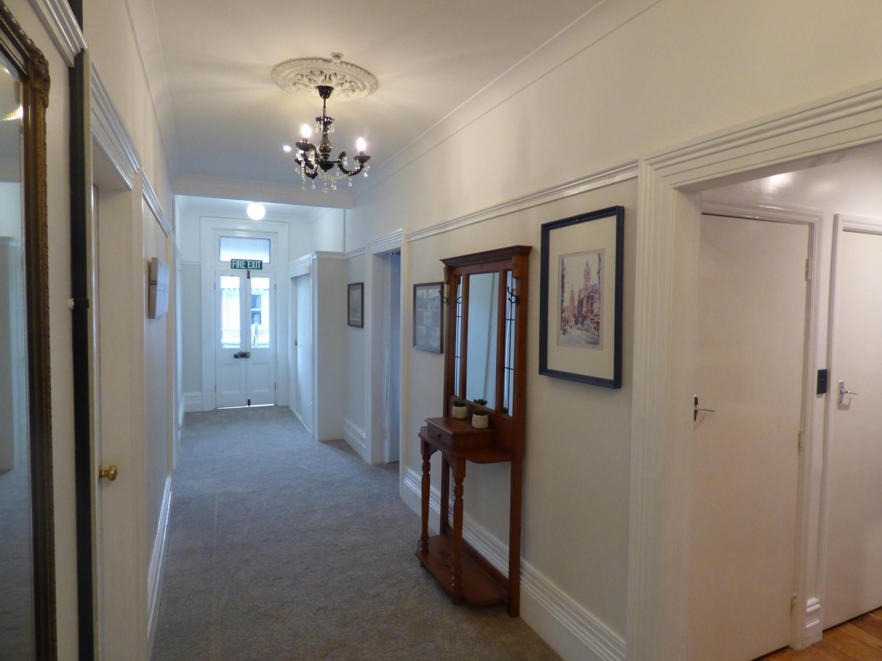 Single Room with Shared Shower and Toilet photo 1