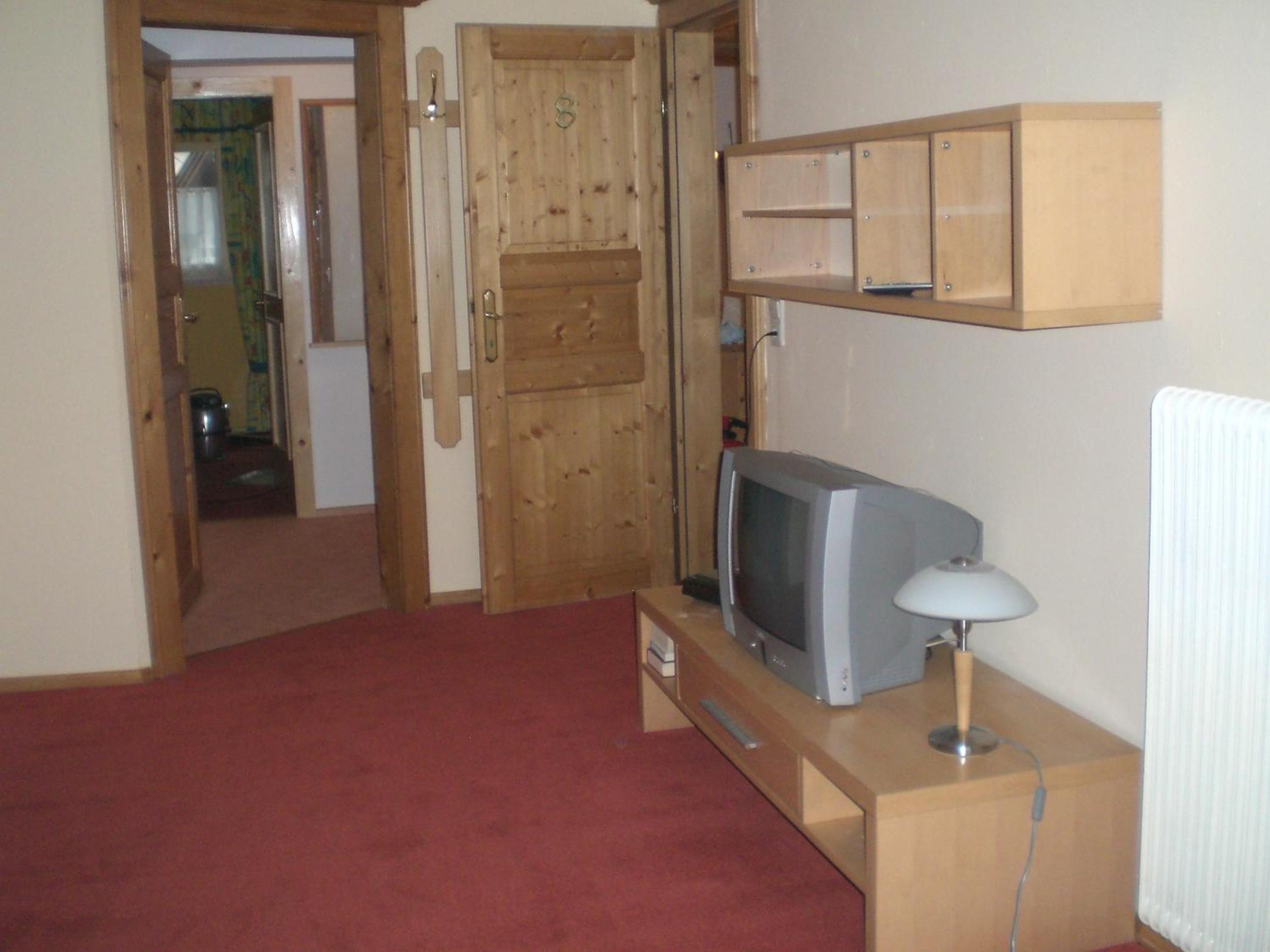 One-Bedroom Apartment with Balcony