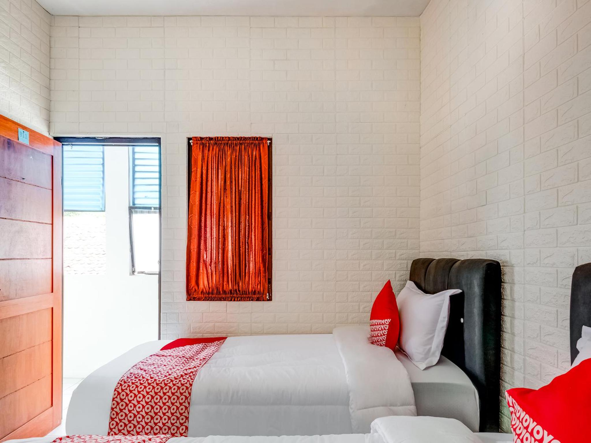 Standard Twin Room - Photo 4
