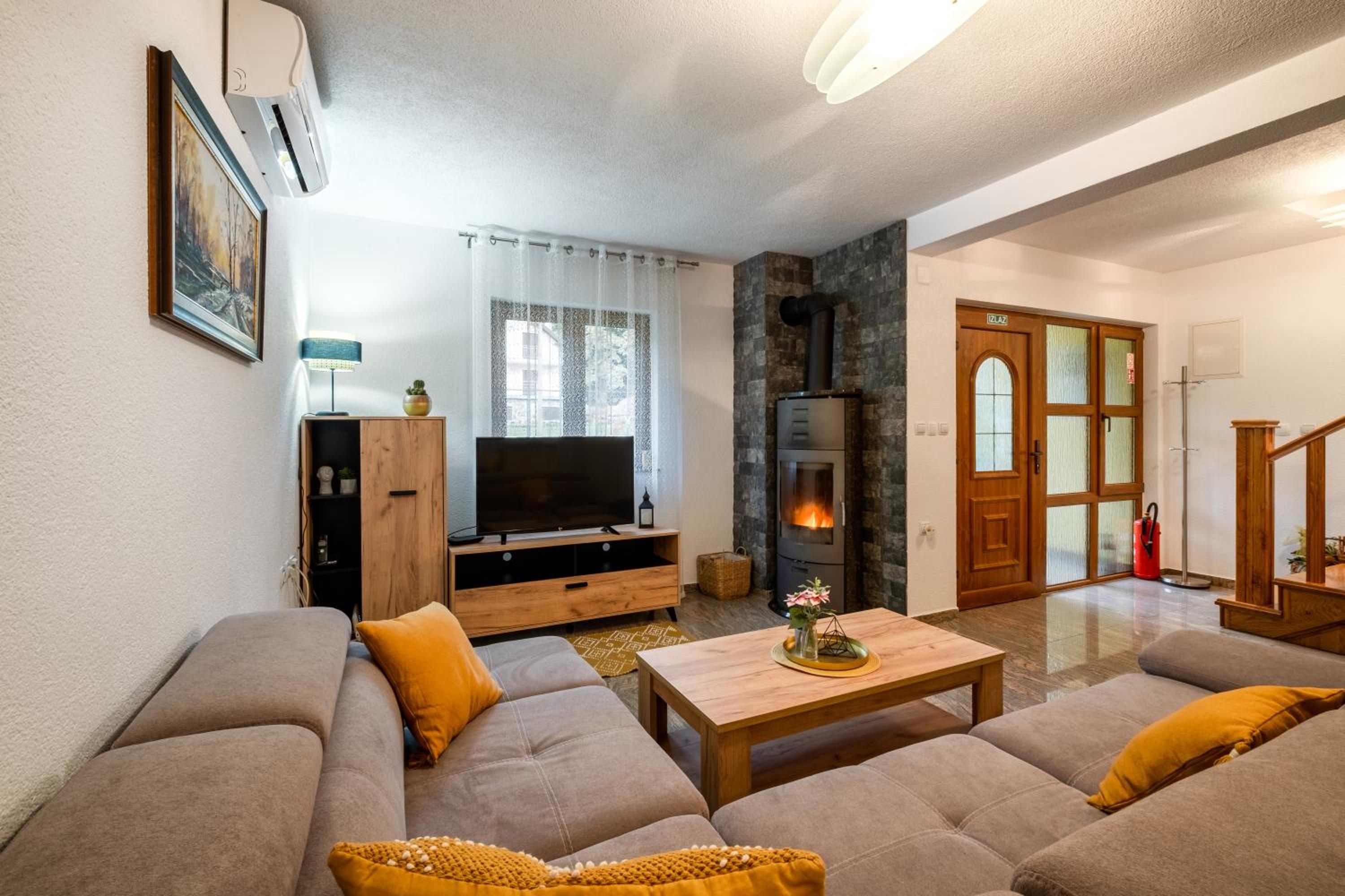 Three-Bedroom Villa photo 1