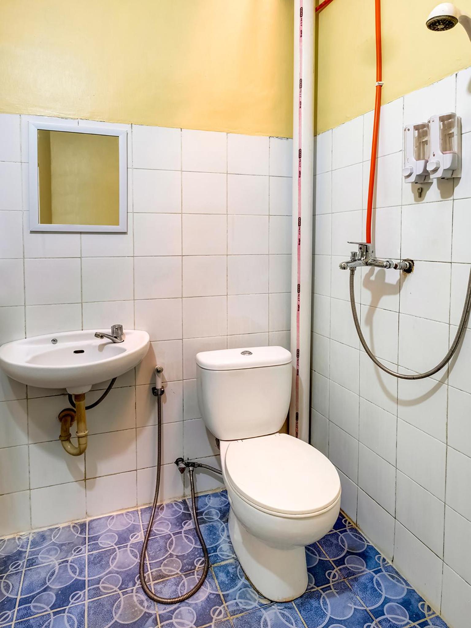 Standard Double Room - Photo 7
