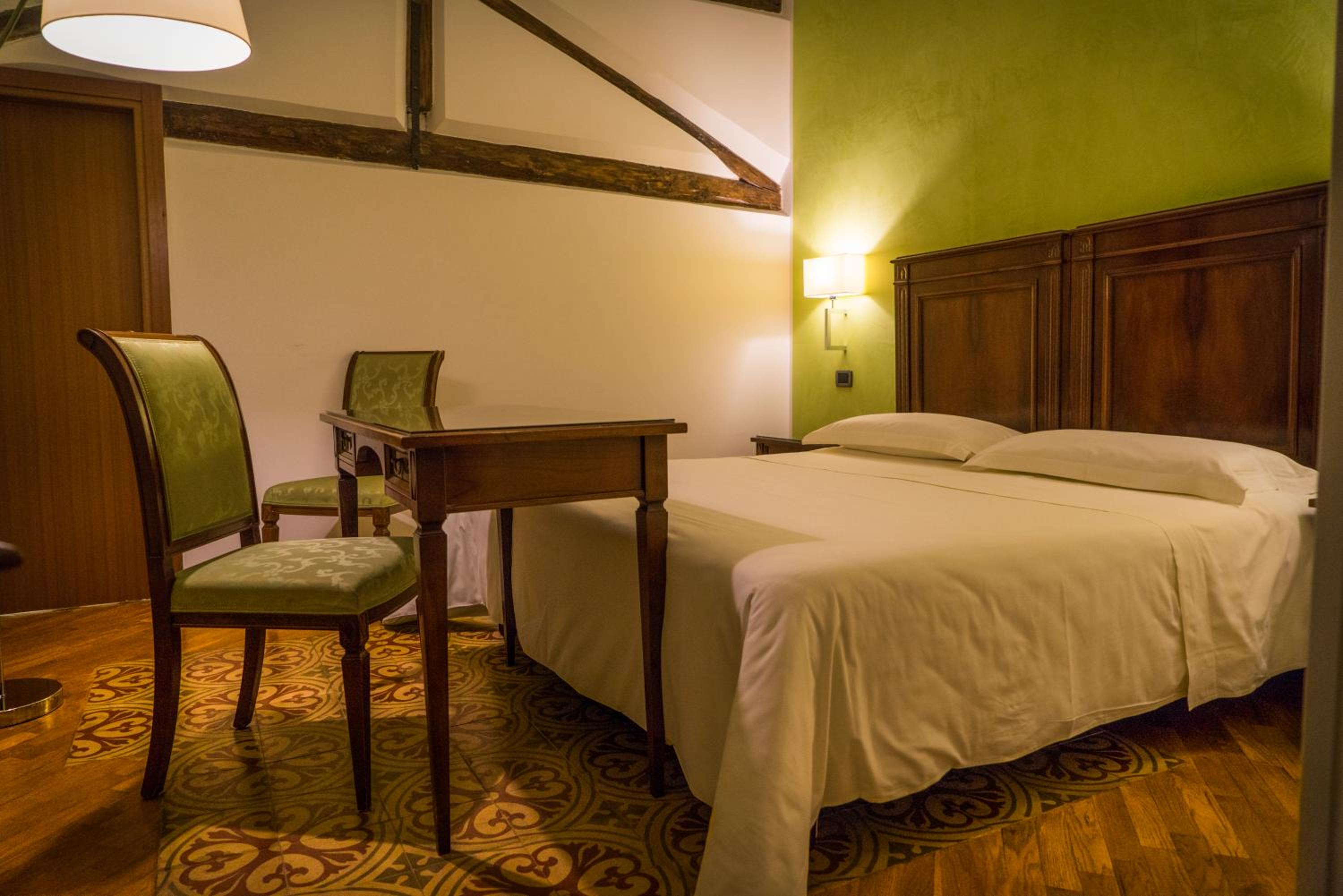 Comfort Room - Photo 3