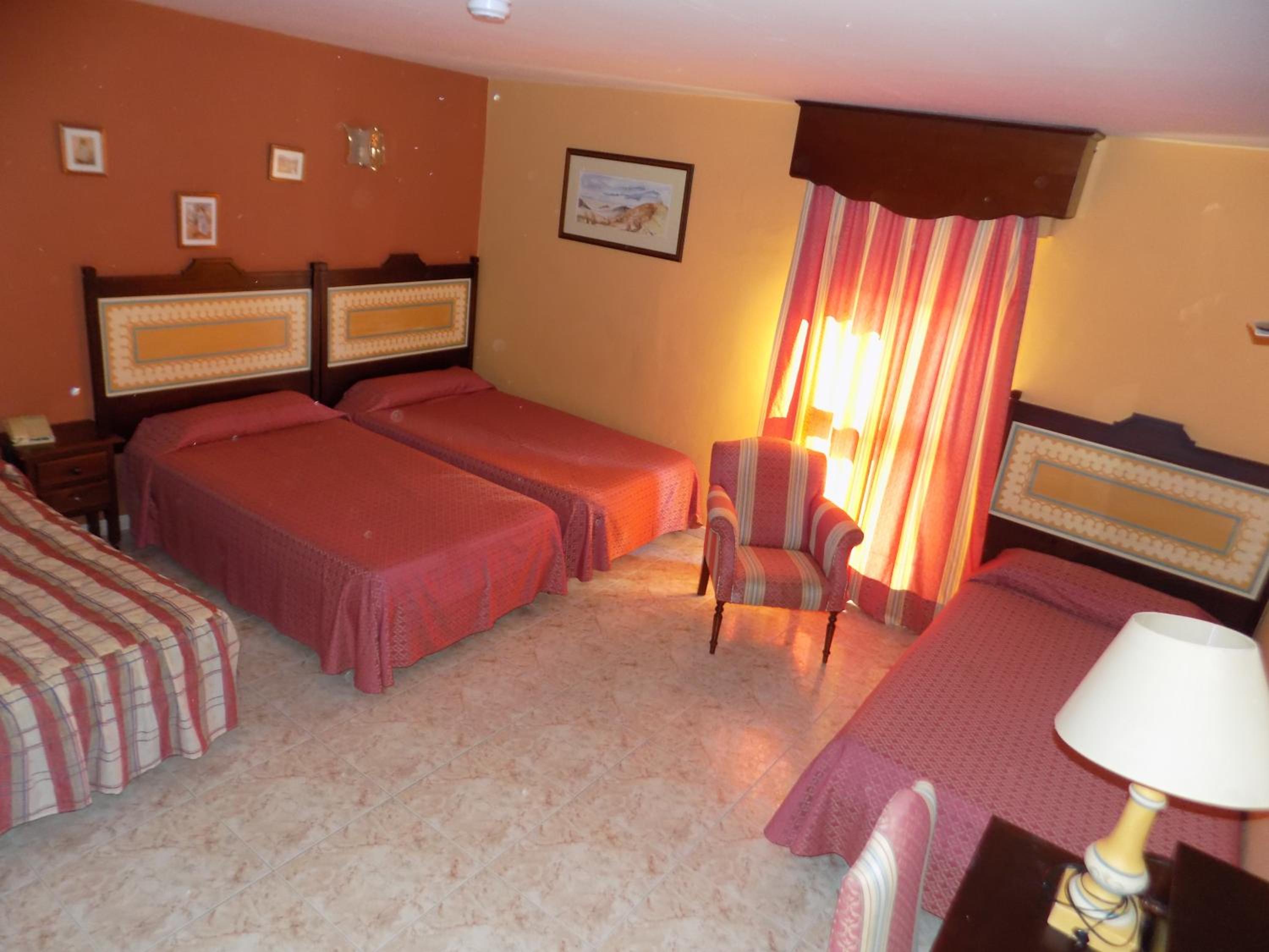 Economy Double or Twin Room photo 3