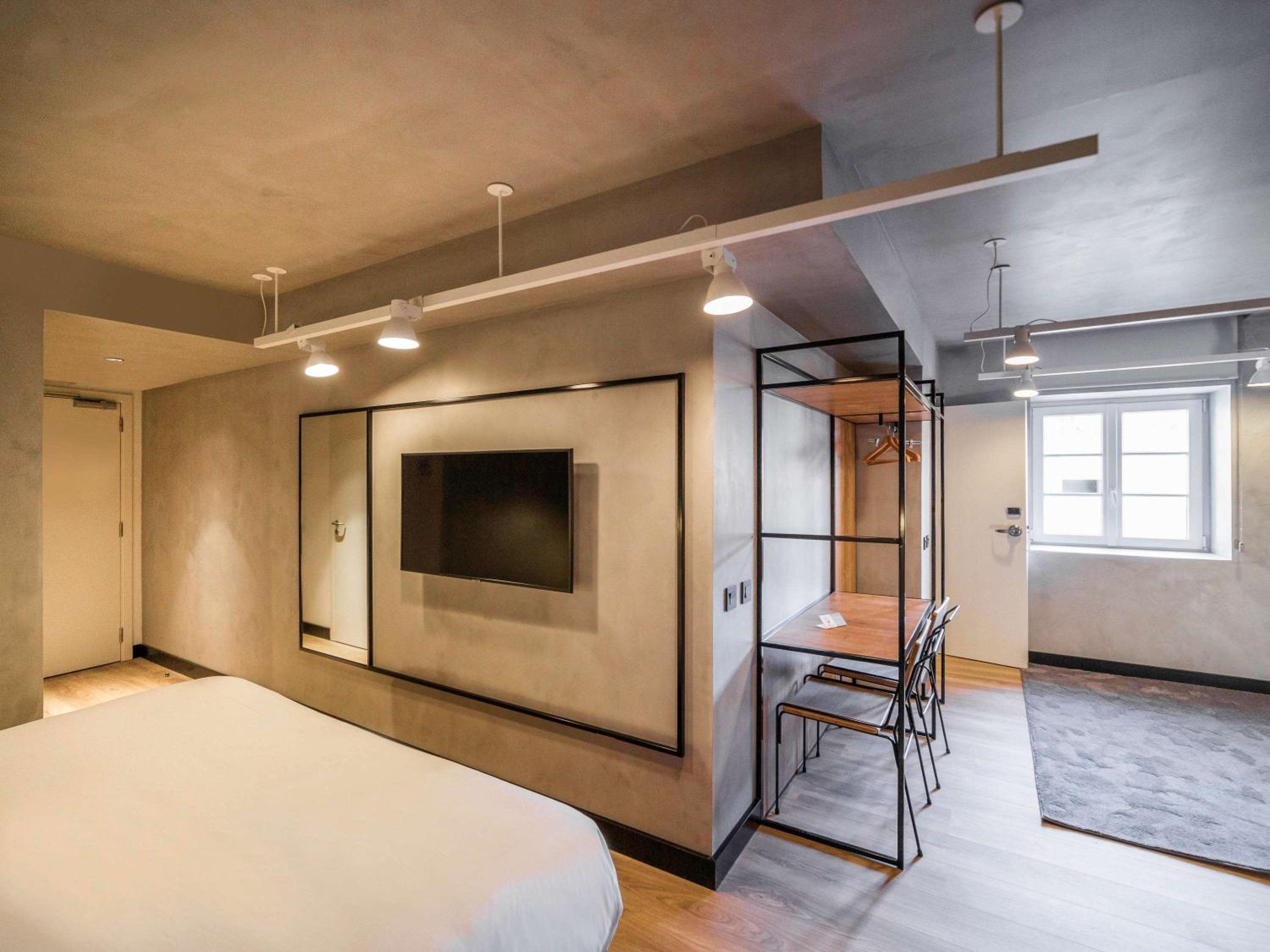 Queen Suite with Sofa Bed