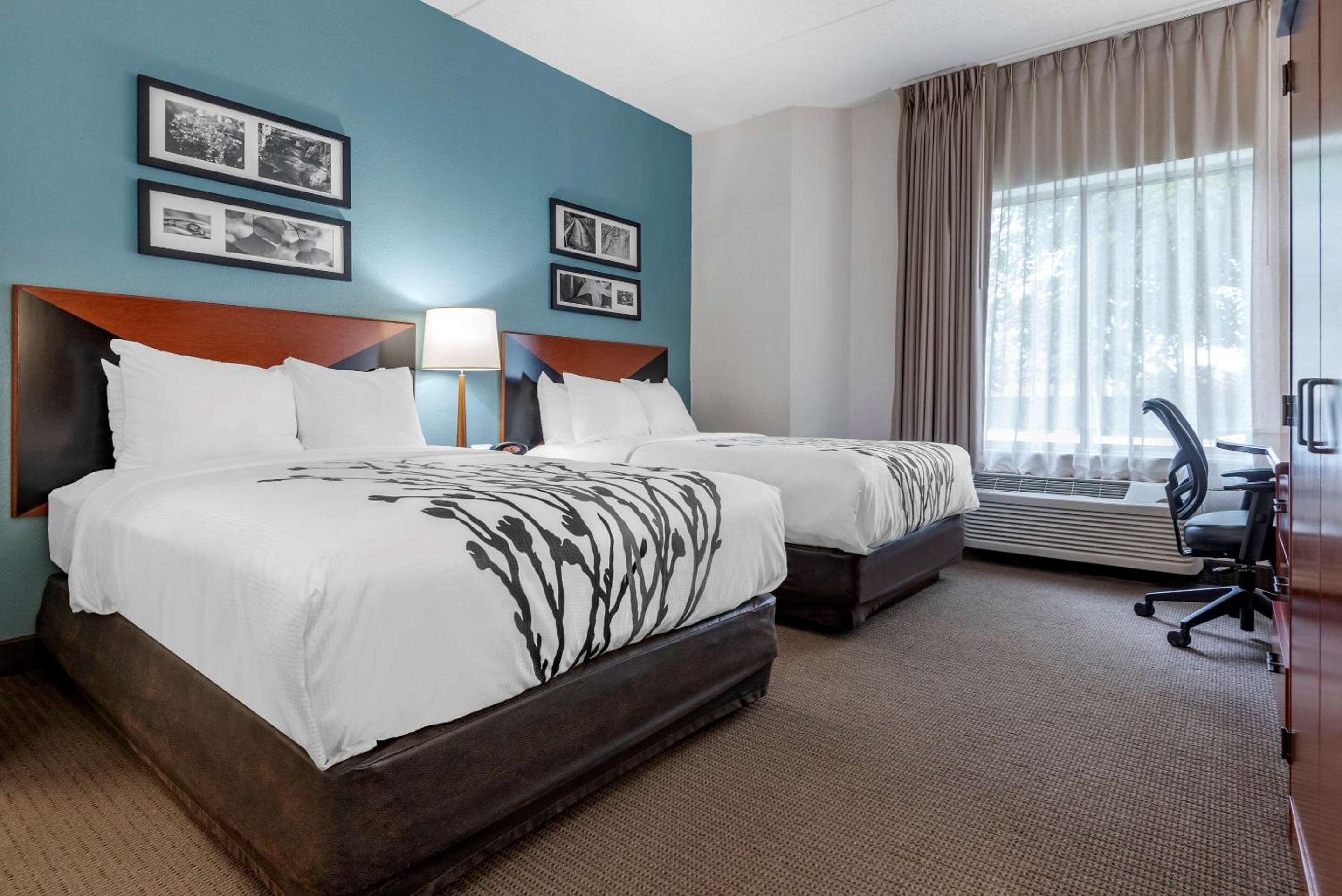 Double Room with Two Double Beds - Non-Smoking - Photo 1