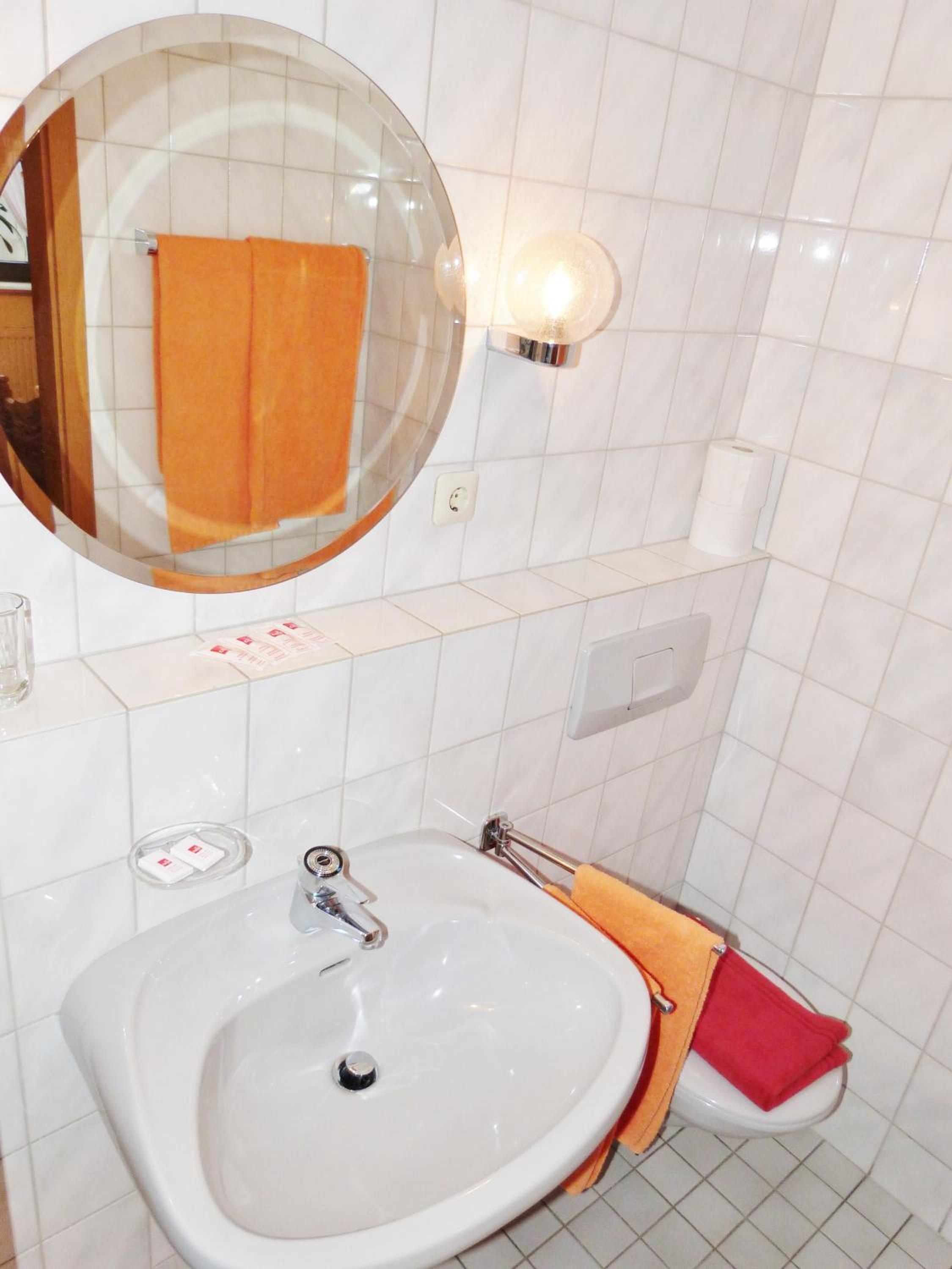 Standard Double or Twin Room photo 3
