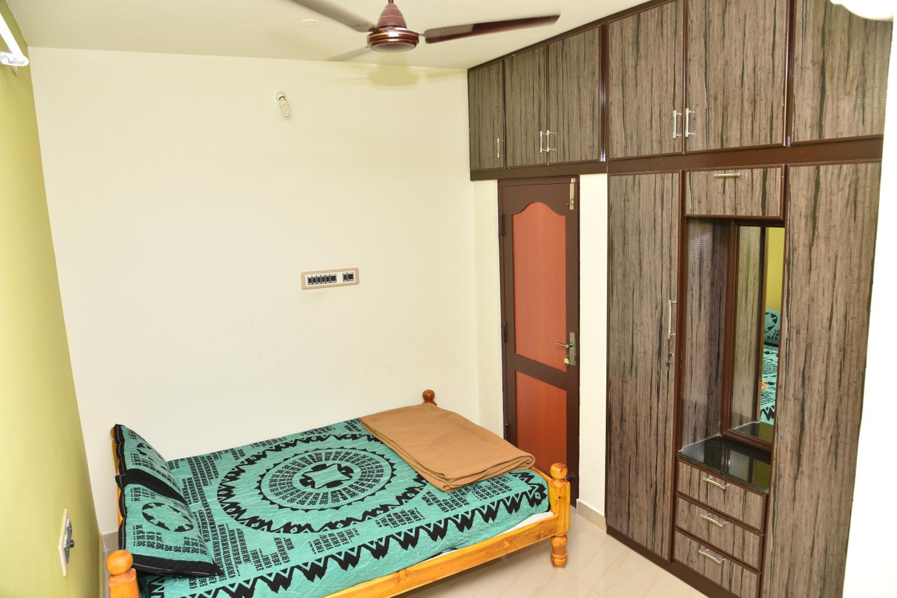 Deluxe Family Suite - Photo 1