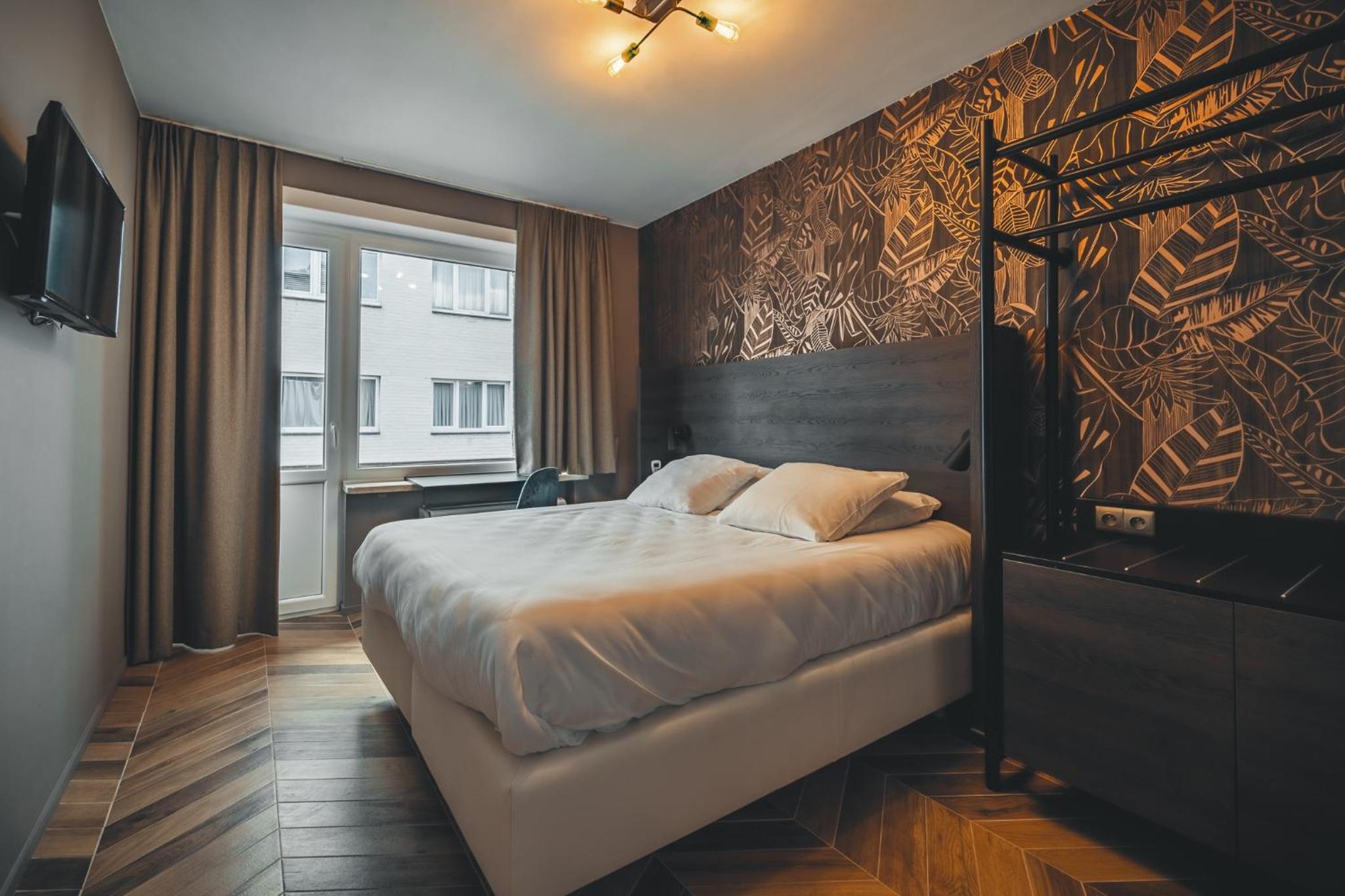 Double Room with Small Balcony - Photo 1