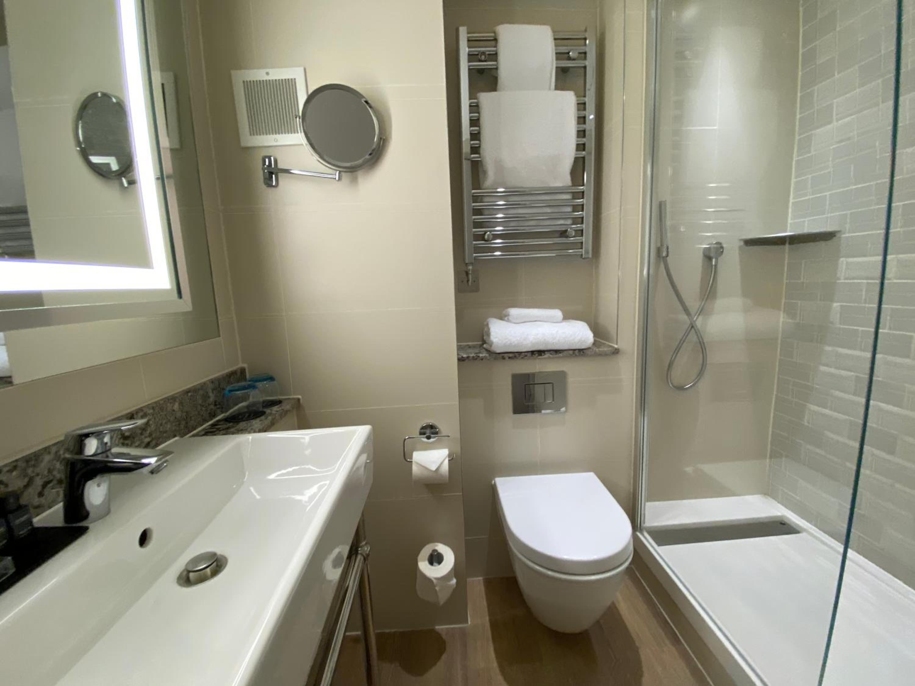 Standard Double Room - Photo 2