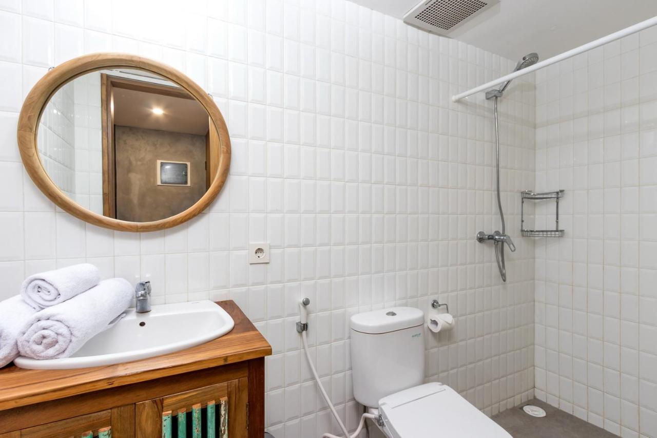One-Bedroom Apartment - Photo 9