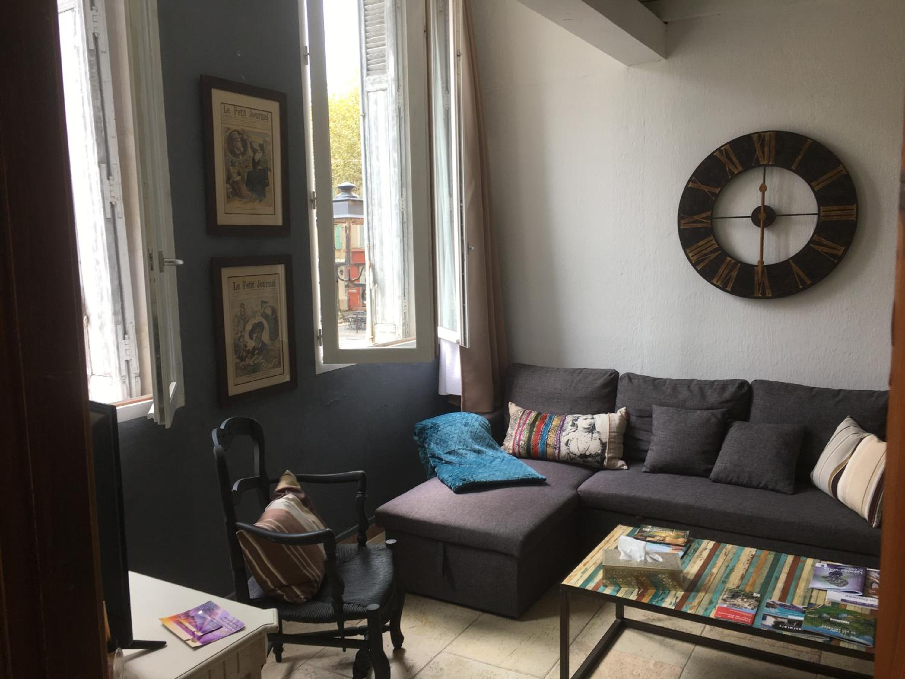 One-Bedroom Apartment photo 2