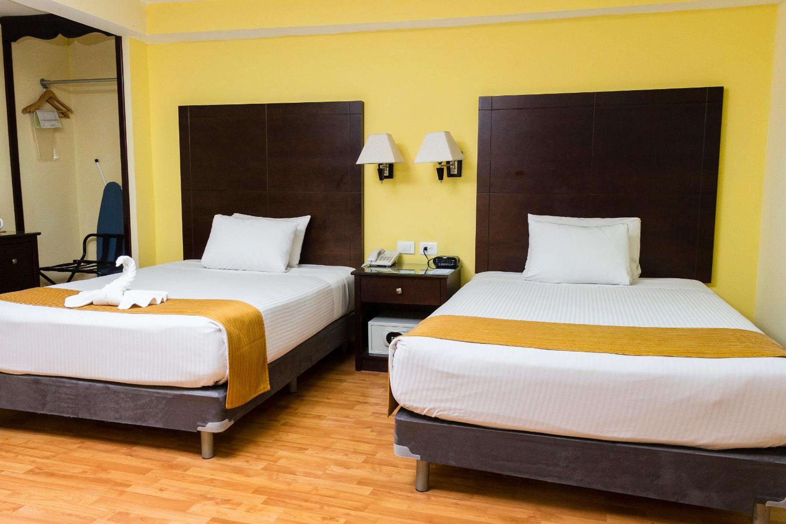Double Room with Two Double Beds photo 3