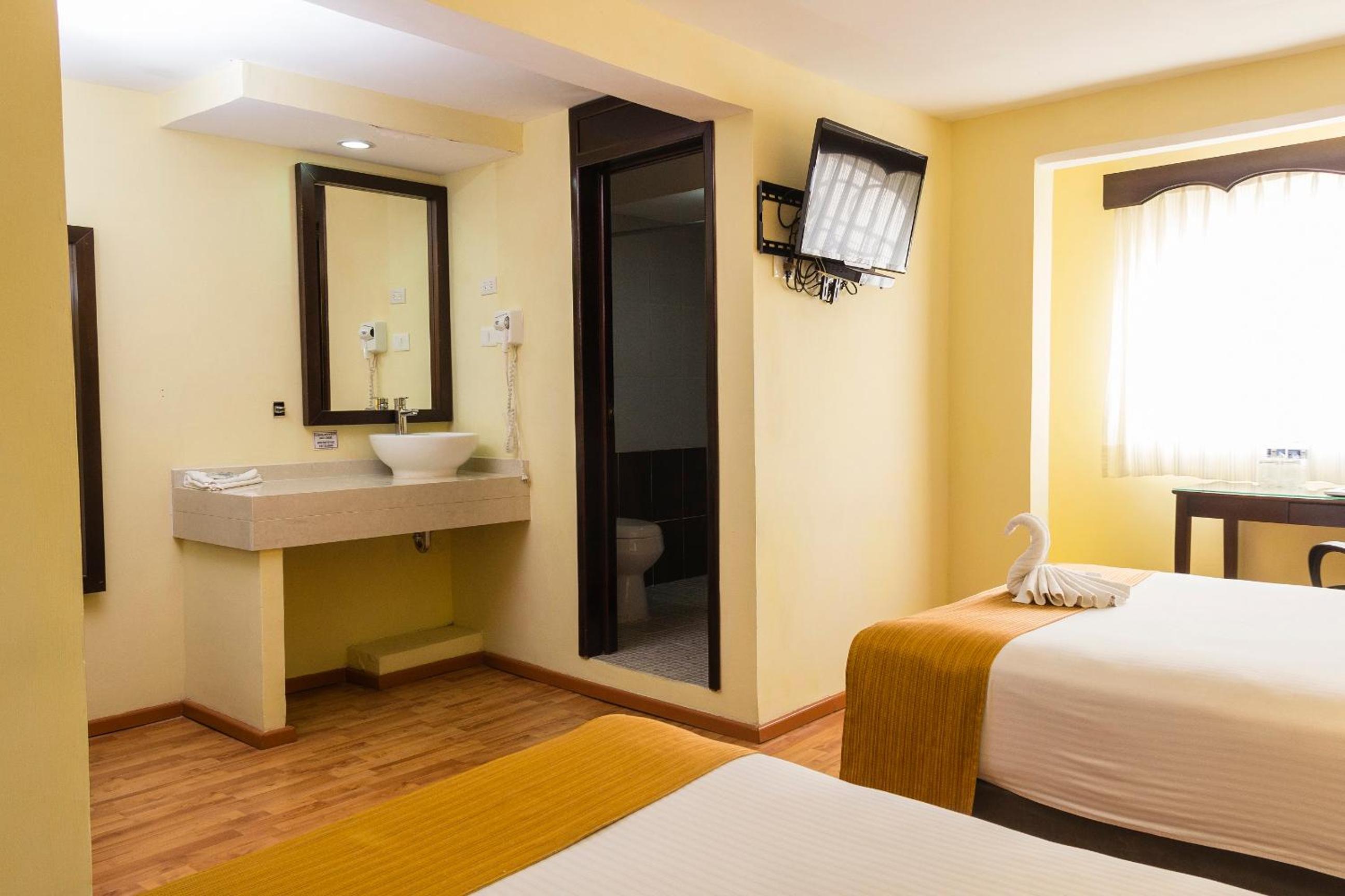 Double Room with Two Double Beds photo 1