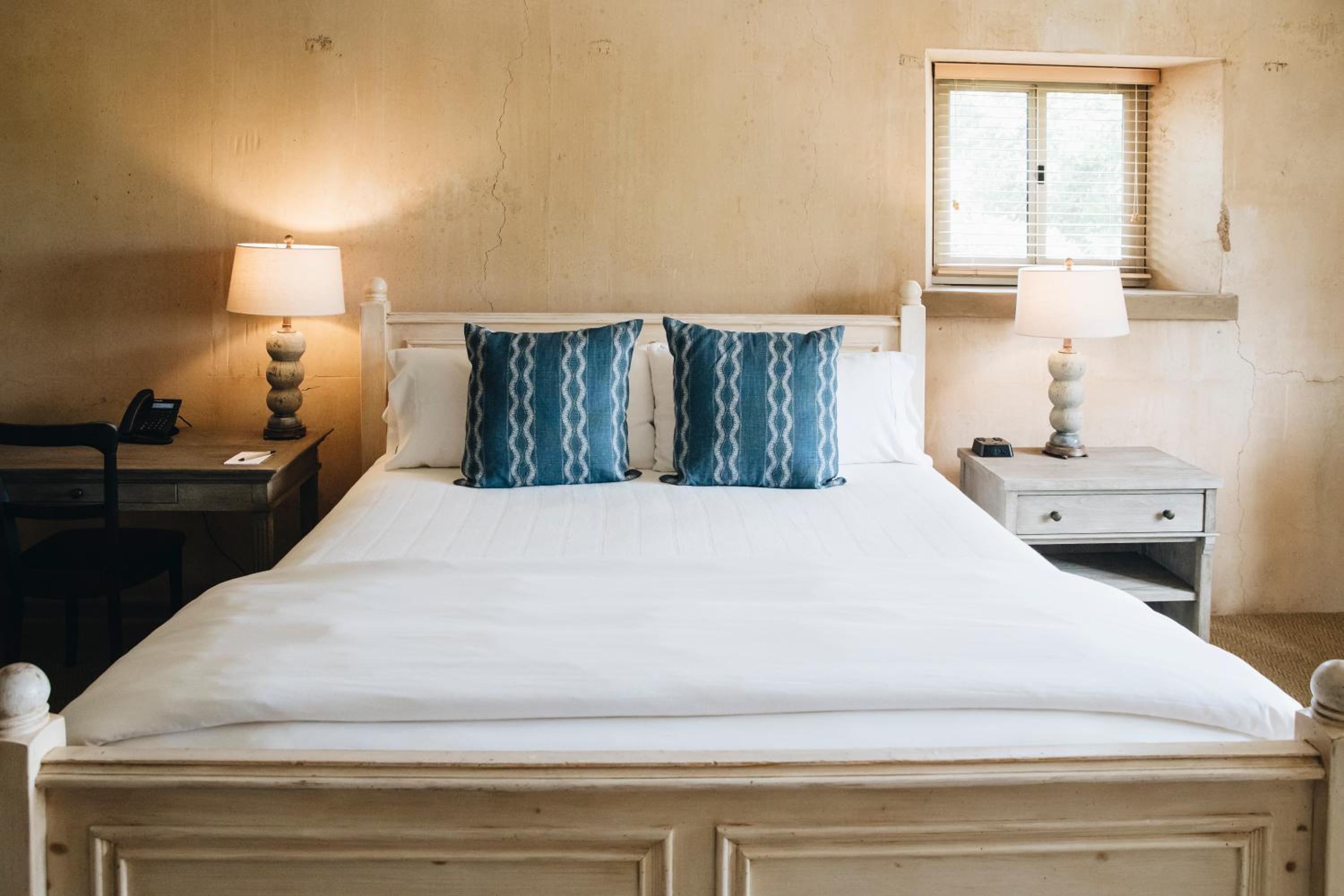 Deluxe Double Room with Balcony photo 2