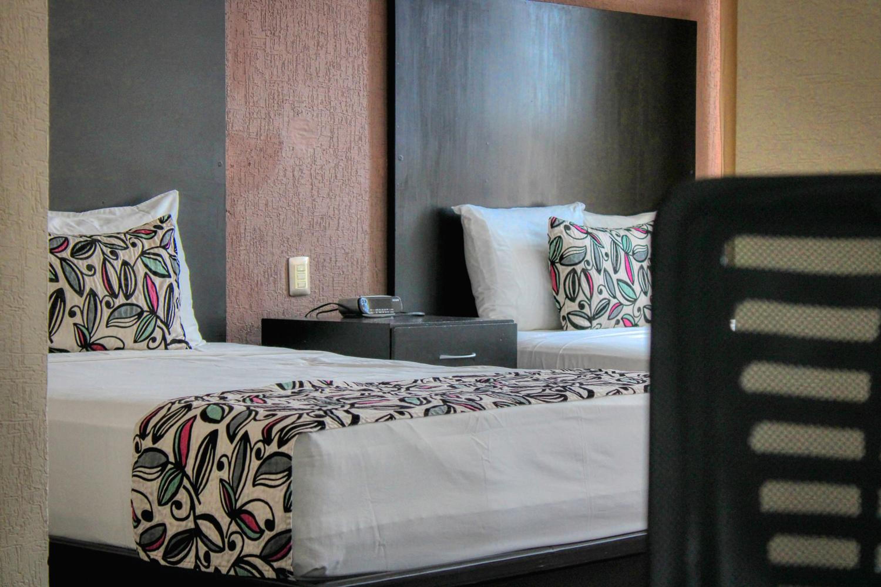Double Room with Two Double Beds - Non-Smoking - Photo 1