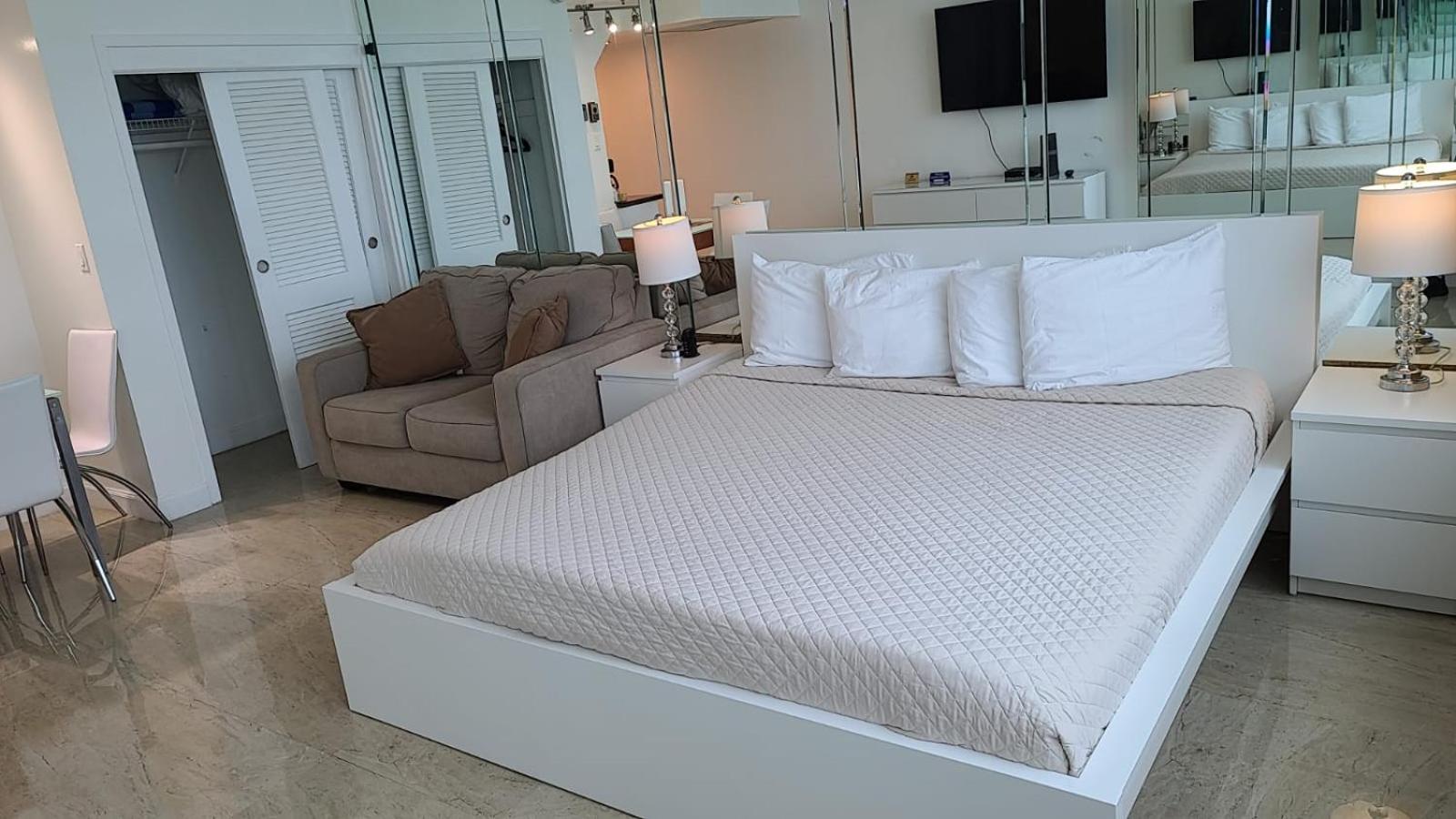 Studio Apartment with Sea View