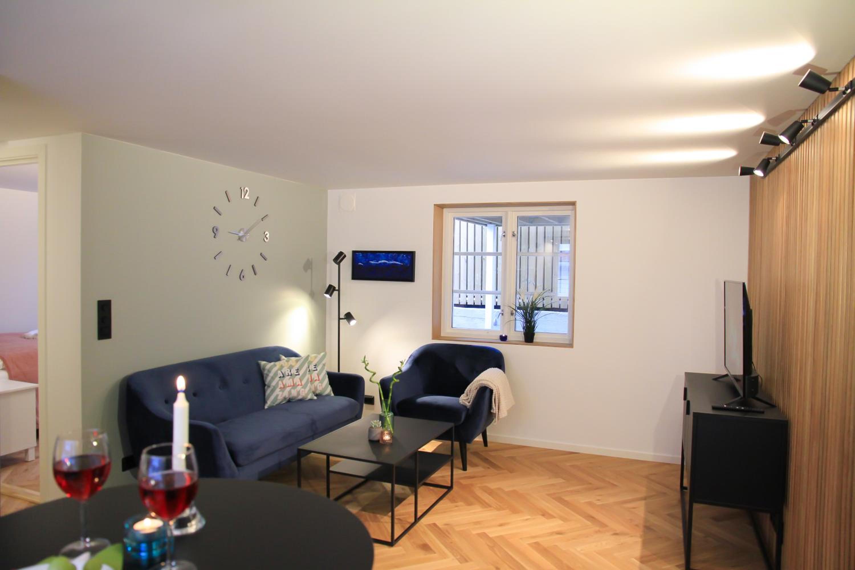 One-Bedroom Apartment photo 1