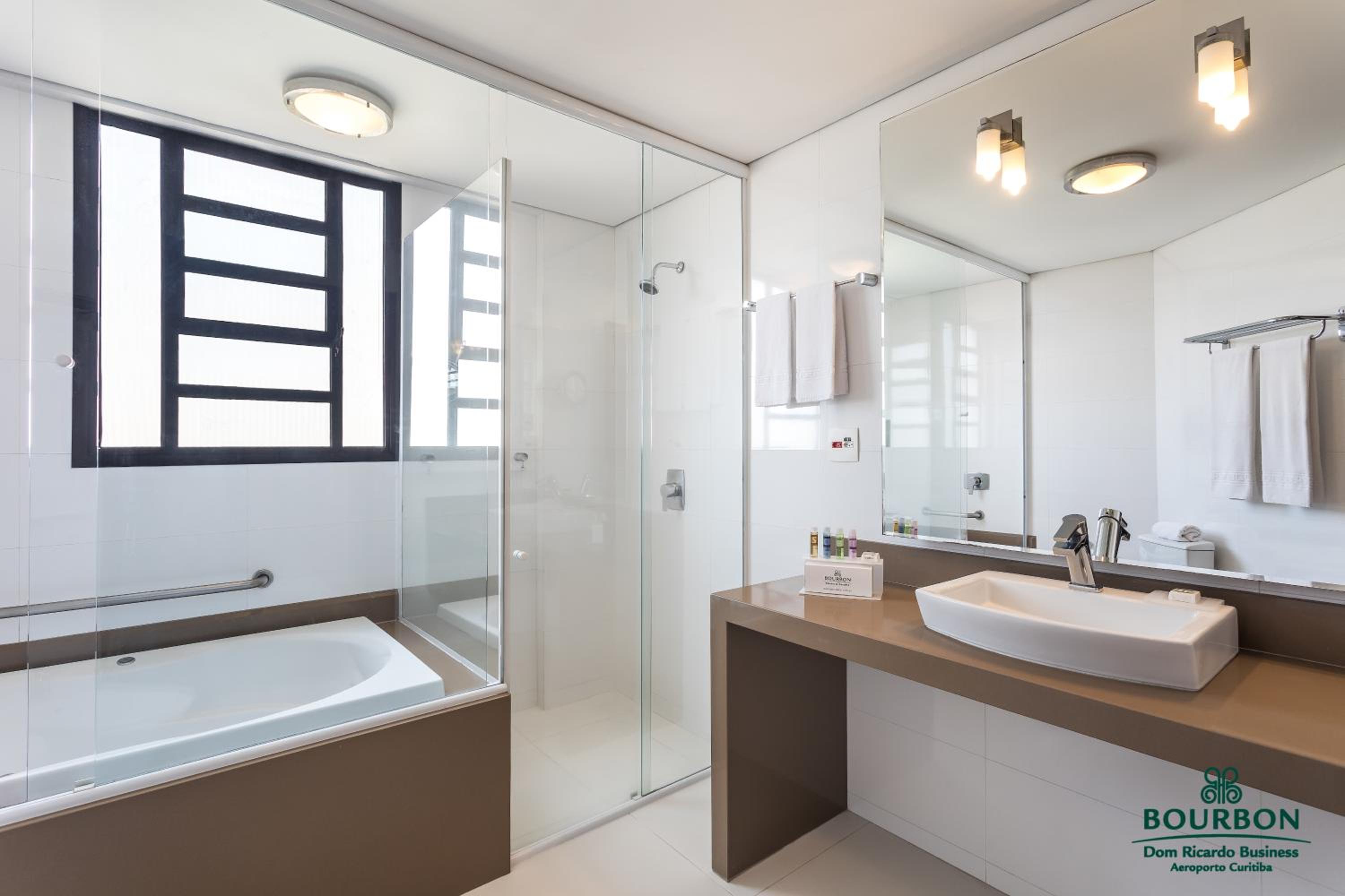 Junior Suite with Balcony thumbnail 5