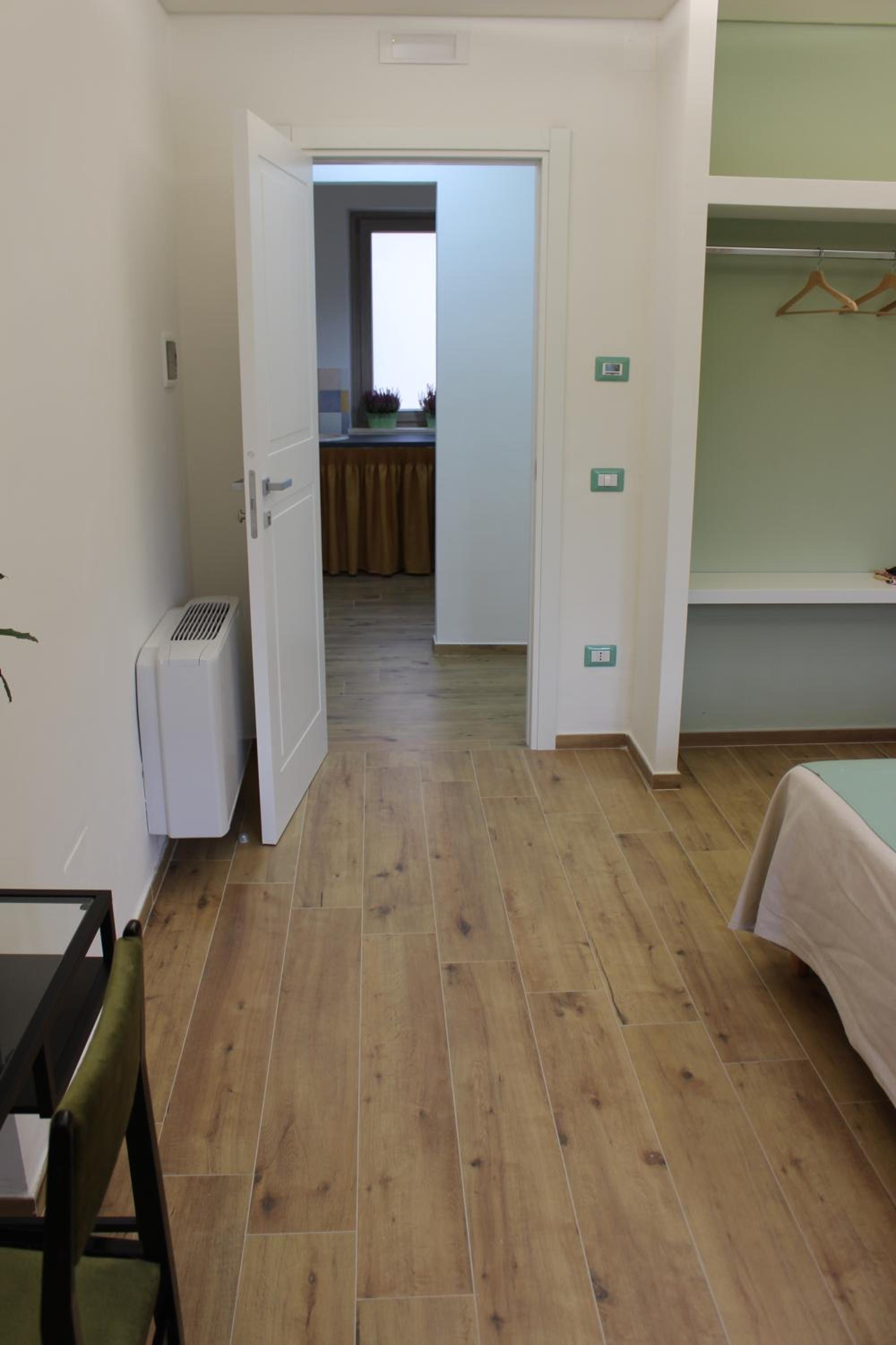 Double Room with Balcony - Photo 1