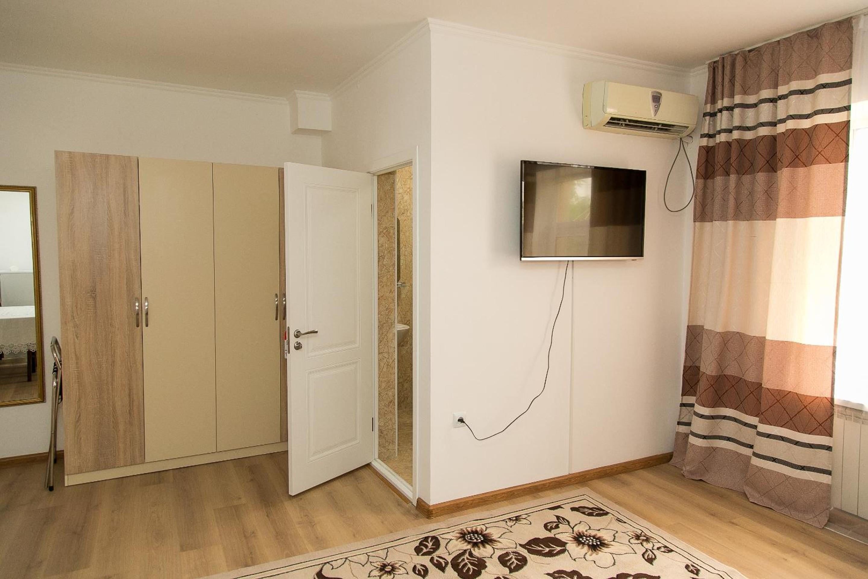 Large Double Room