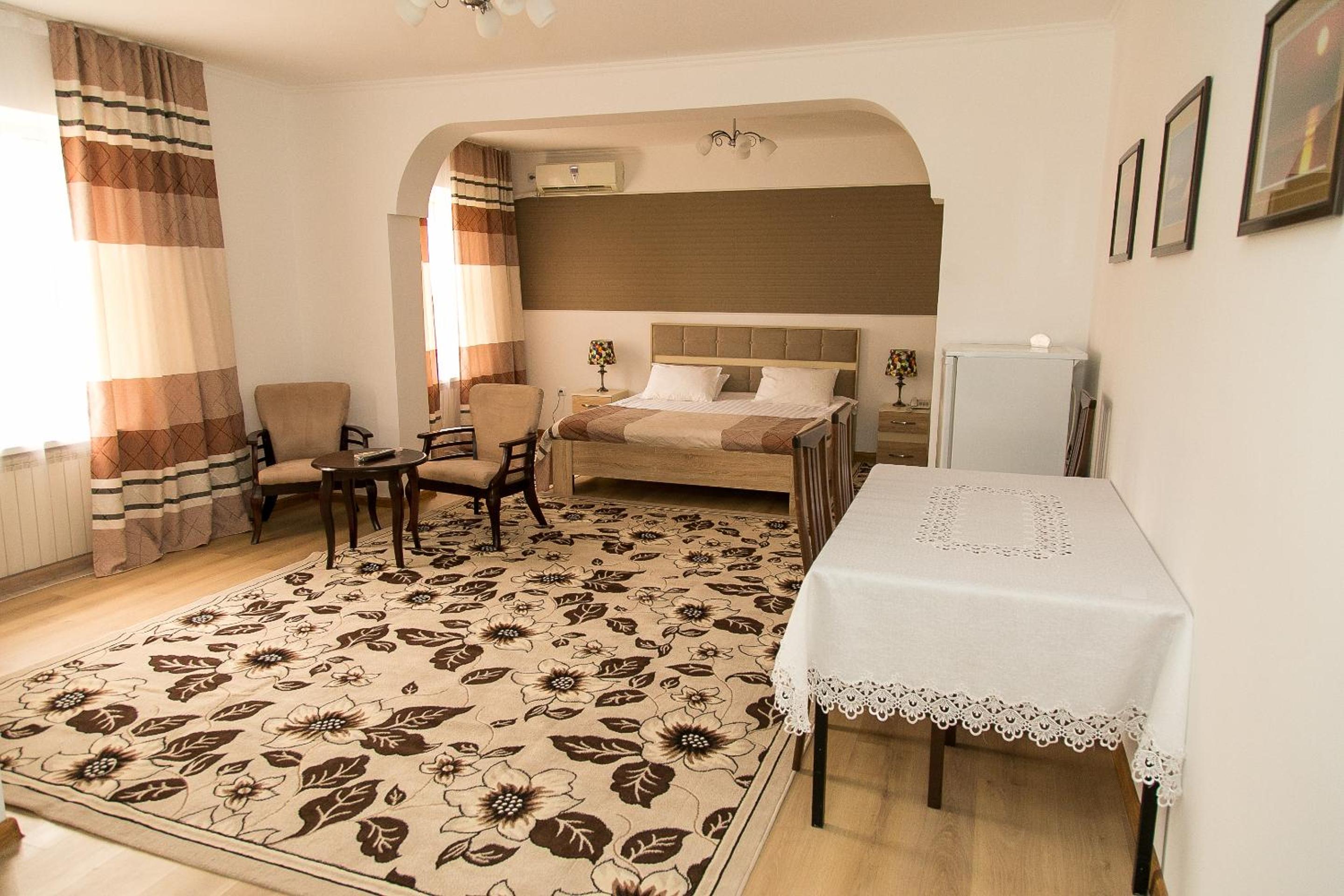 Large Double Room photo 2
