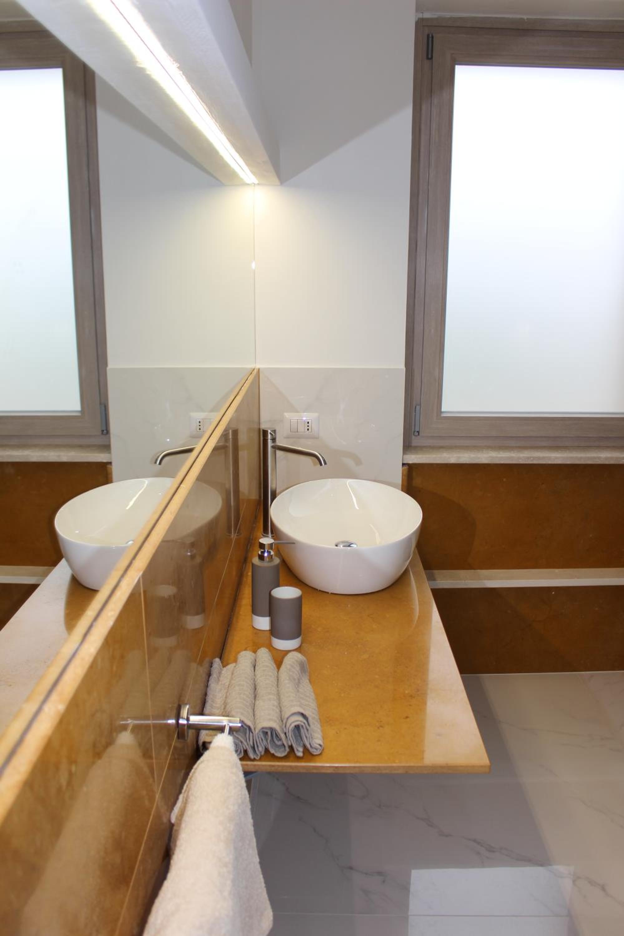 Deluxe Double or Twin Room - Photo 6