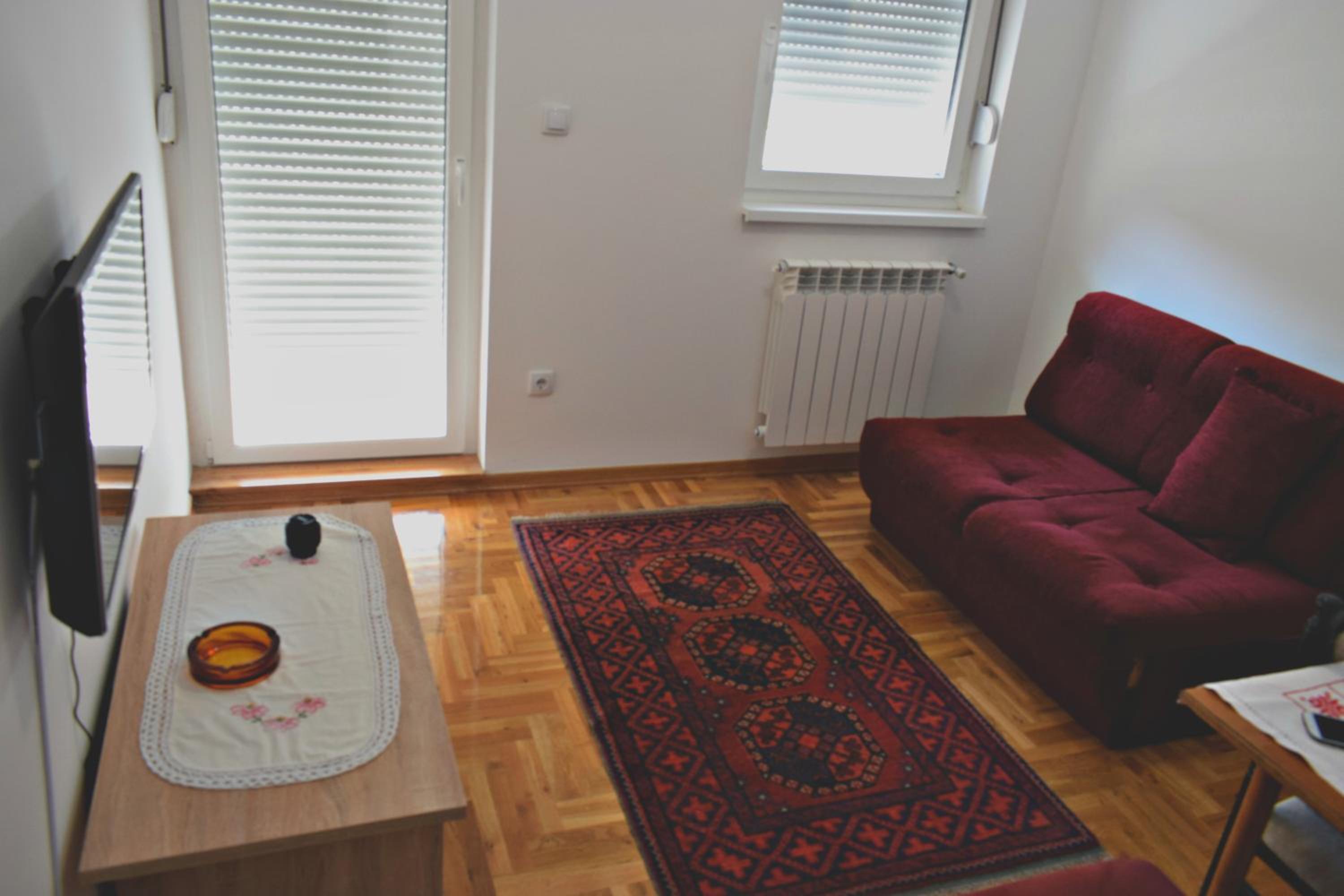 One-Bedroom Apartment photo 1
