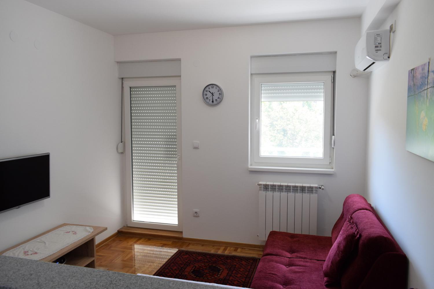 One-Bedroom Apartment photo 2