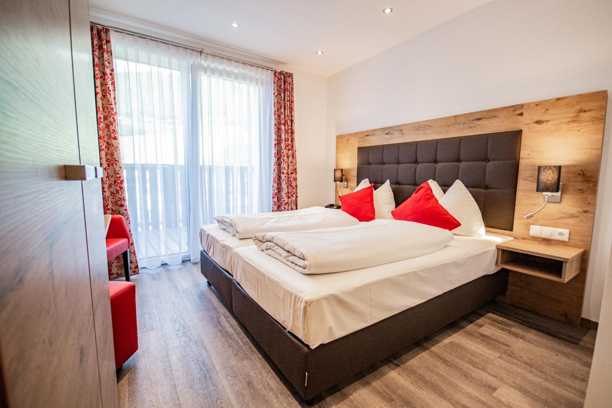 Superior Double Room with Balcony - Photo 1
