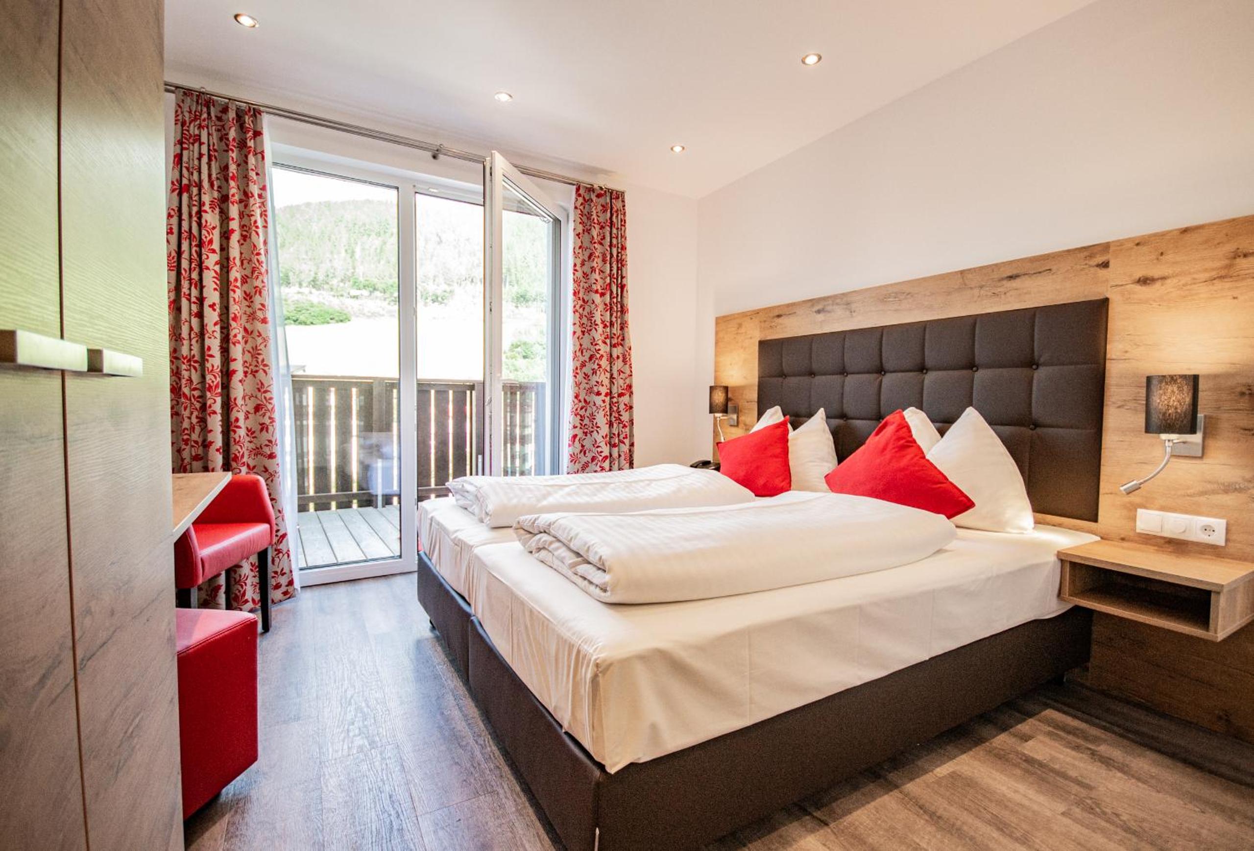 Superior Double Room with Balcony - Photo 22