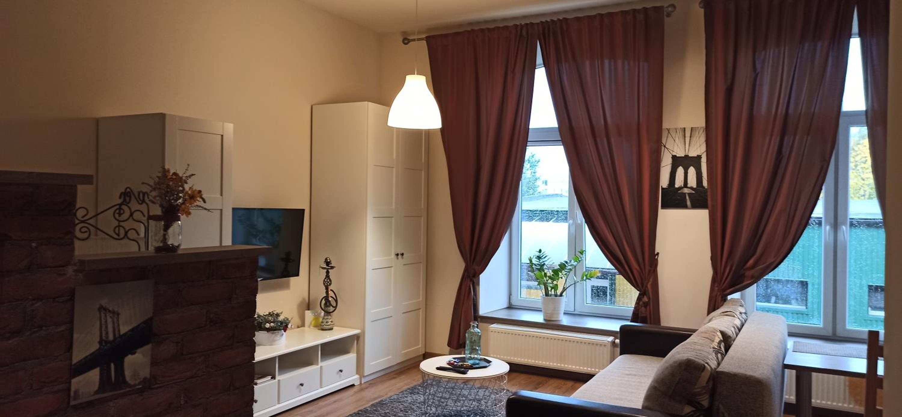 One-Bedroom Apartment - Photo 1