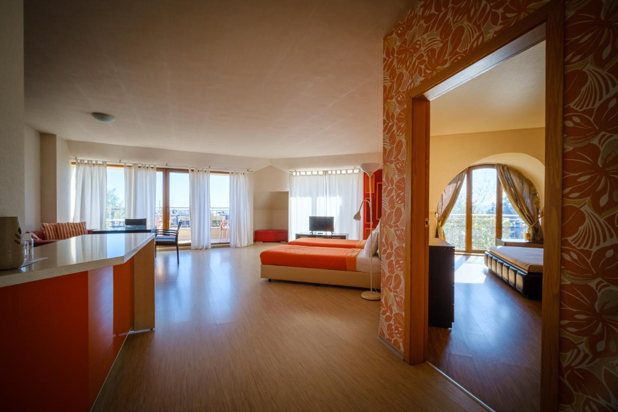 One-Bedroom Apartment - Photo 1