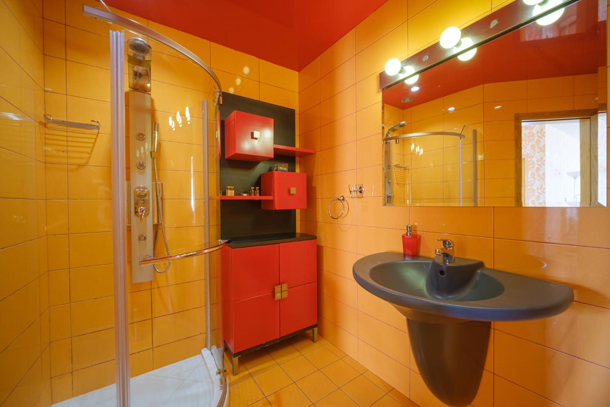 One-Bedroom Apartment - Photo 9