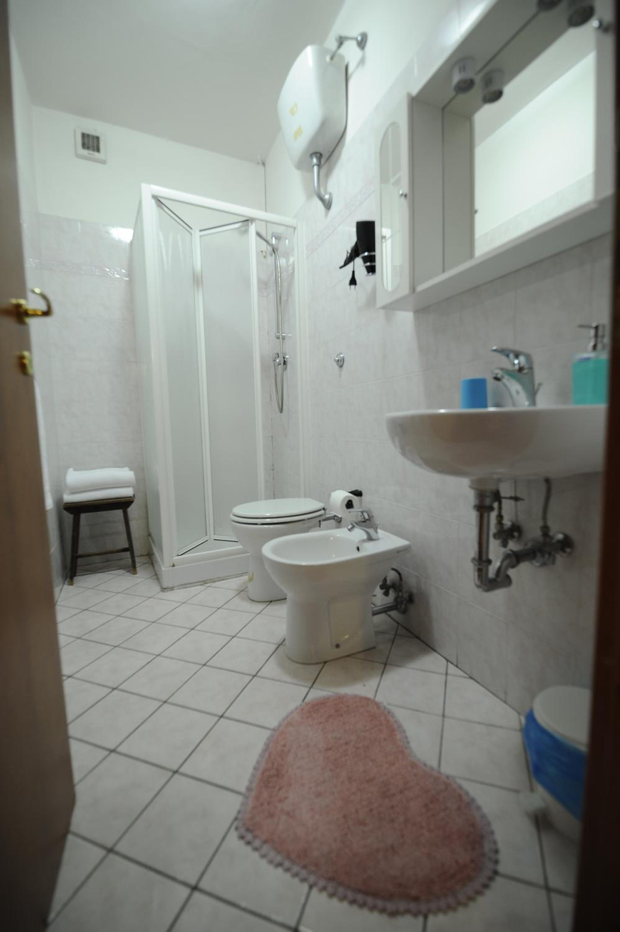 Double Room with Private Bathroom photo 3