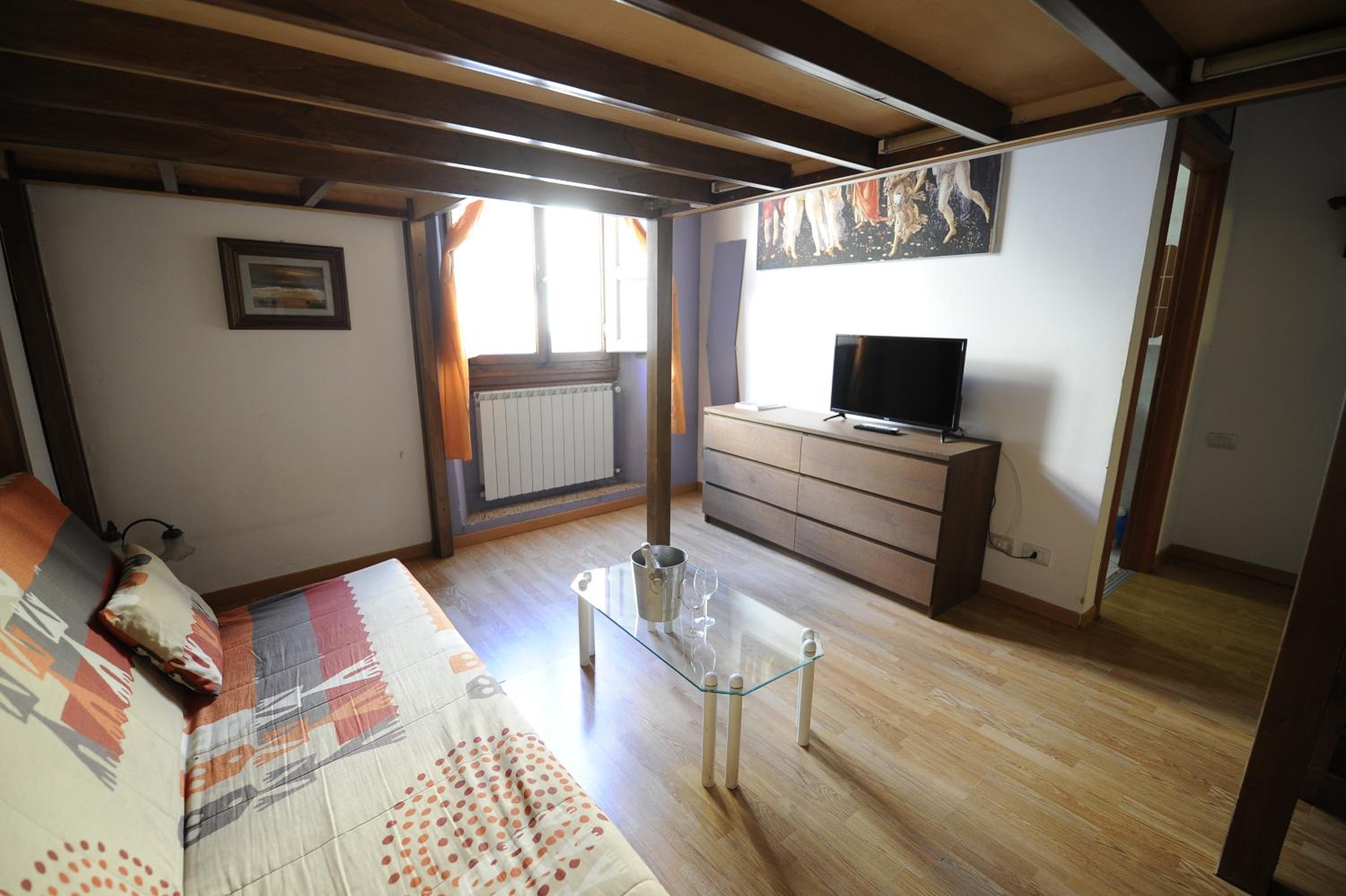 Double Room with Private Bathroom photo 2