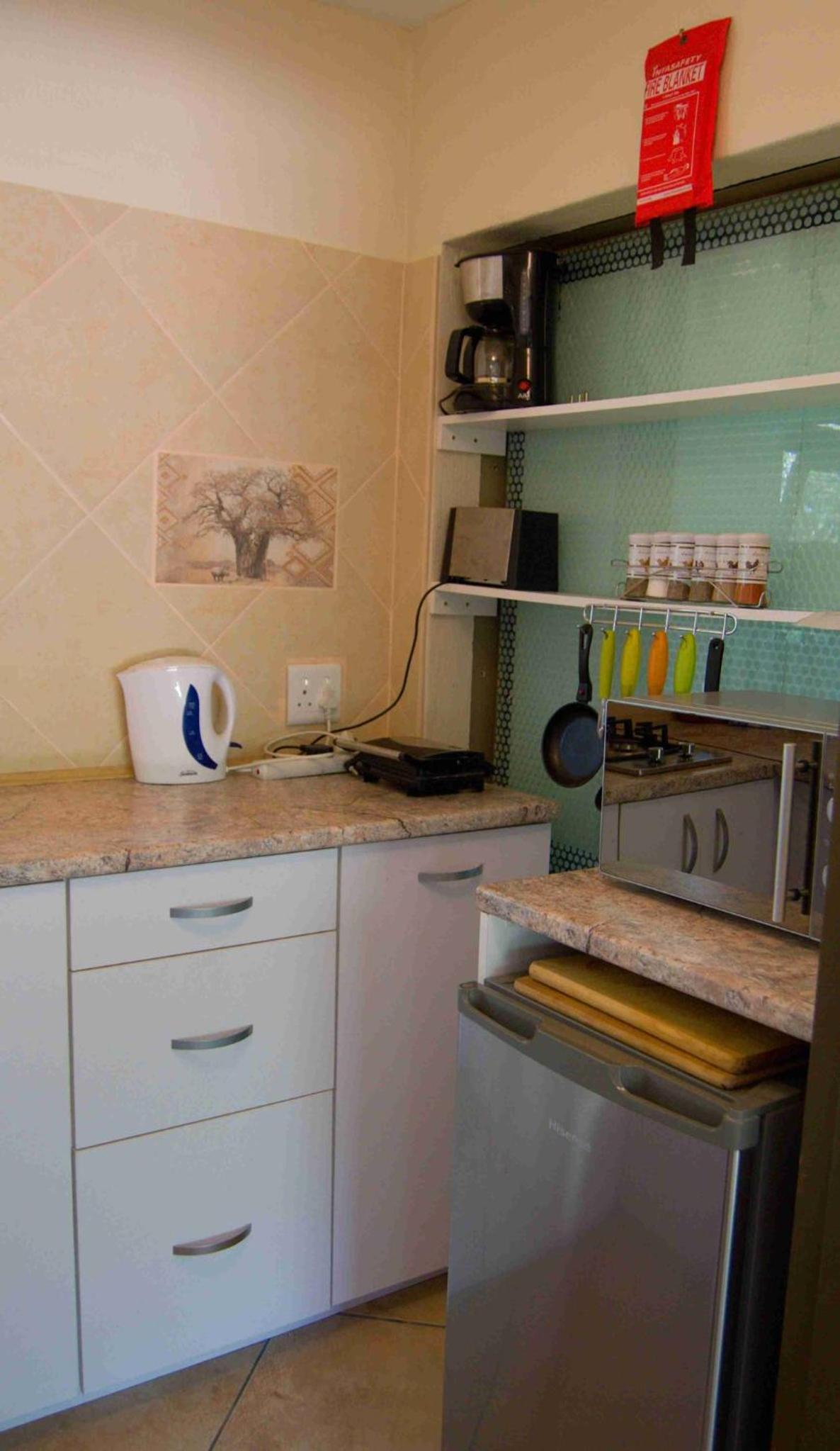 Deluxe Double Room with Bath - Photo 16