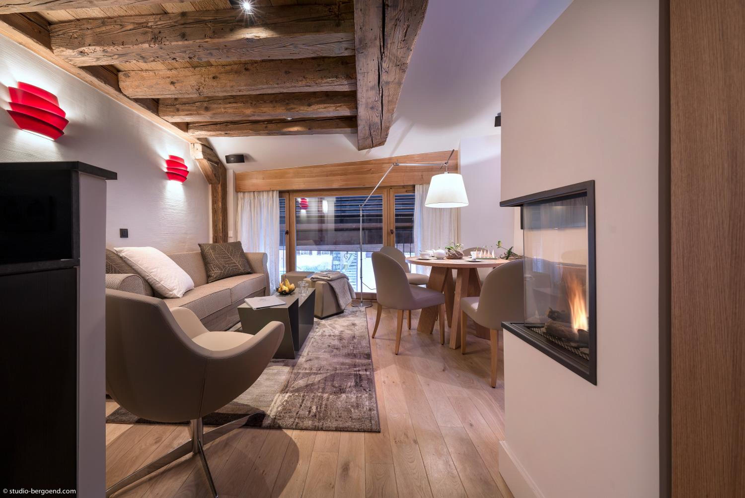 Deluxe Duplex Apartment with Fireplace and Spa Shower Deluxe Duplex Apartment with Fireplace and Spa Shower