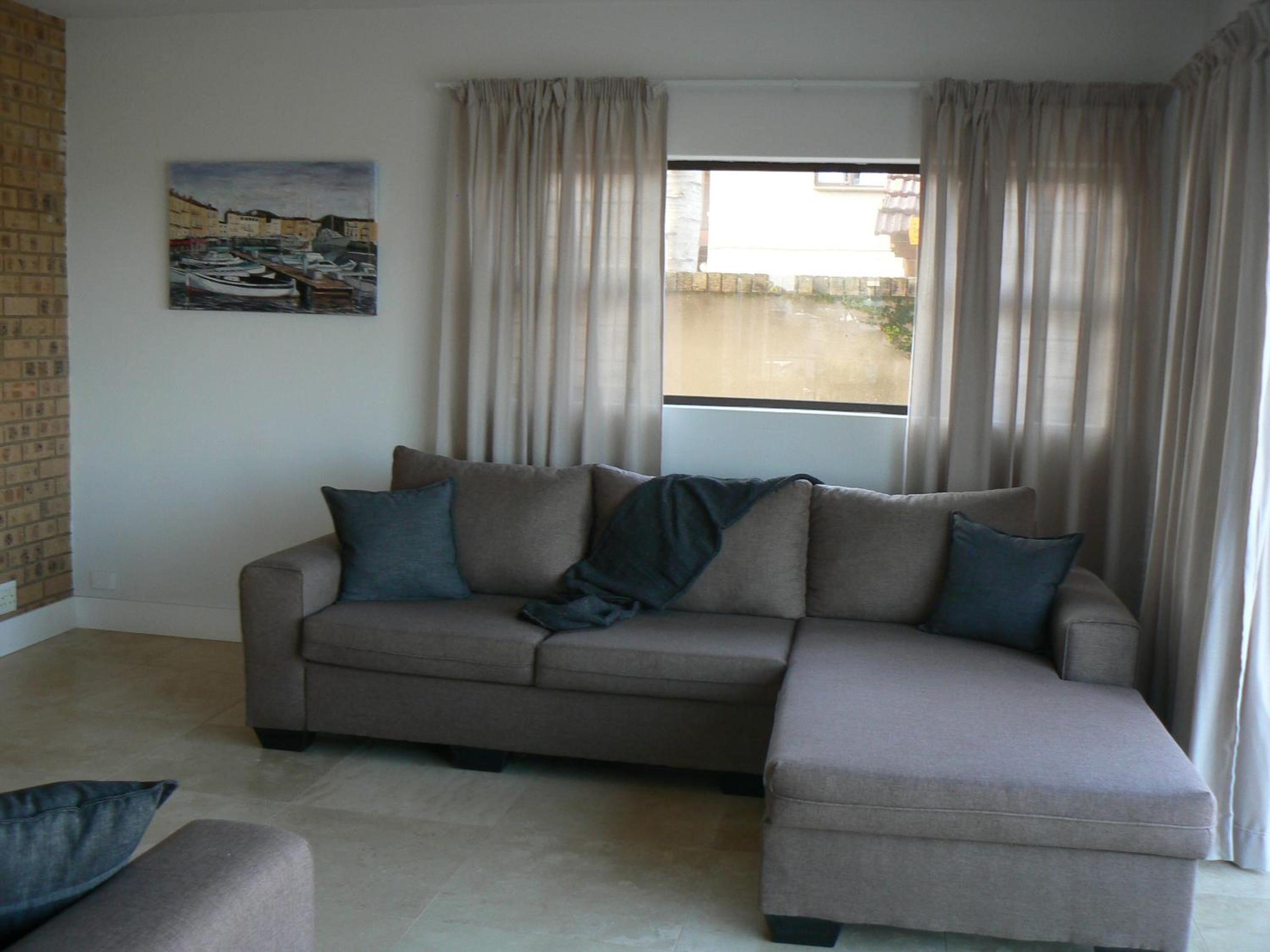 Two-Bedroom Apartment photo 3