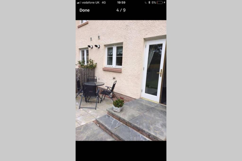 Three-Bedroom House photo 2