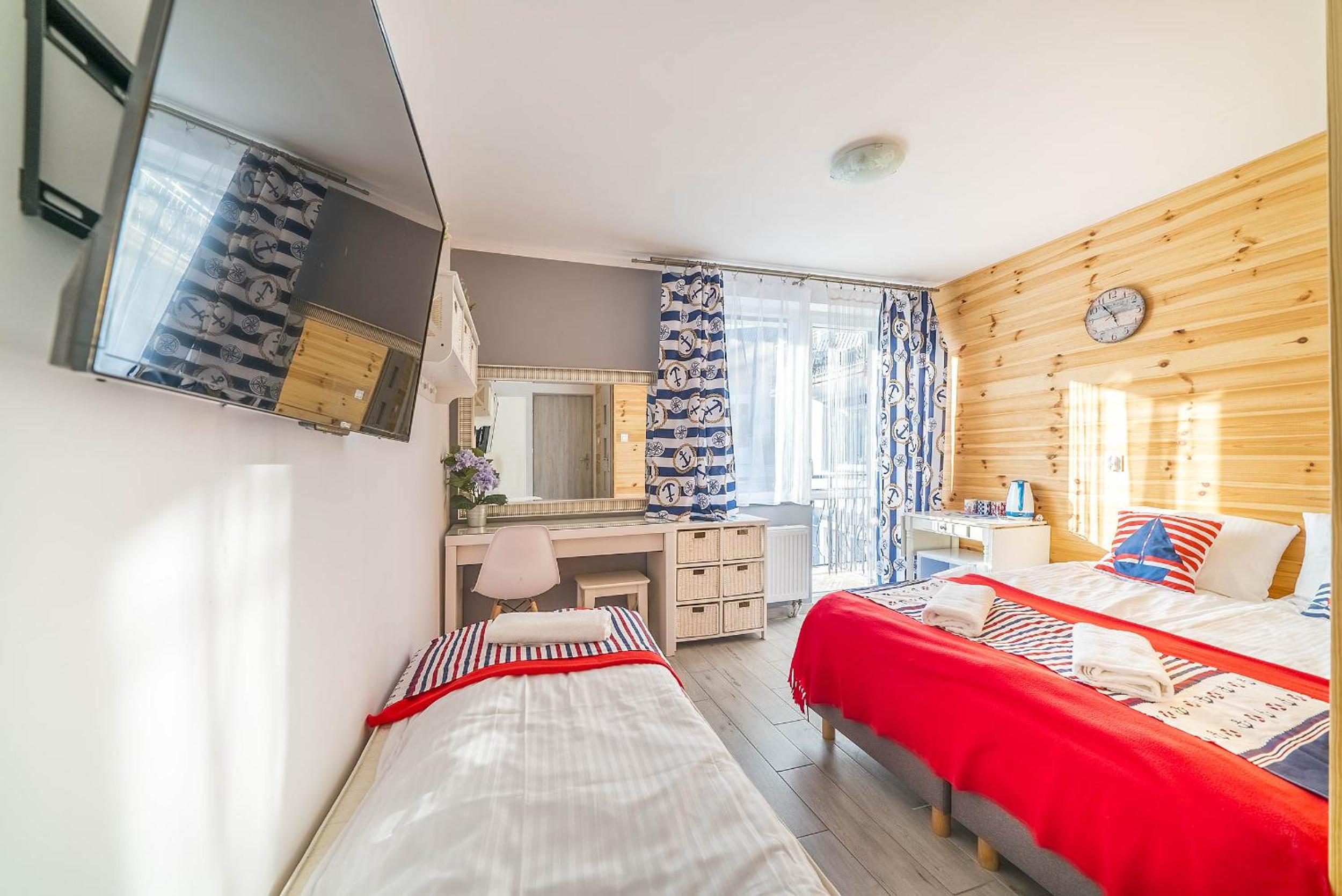 Triple Room with Pool View photo 2